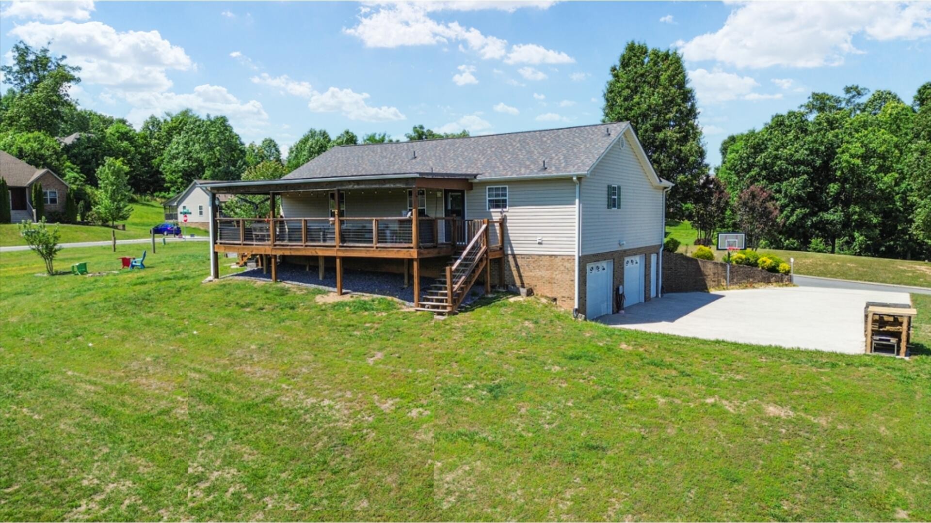 135 Timberdale Trail, Se Property Photo 4