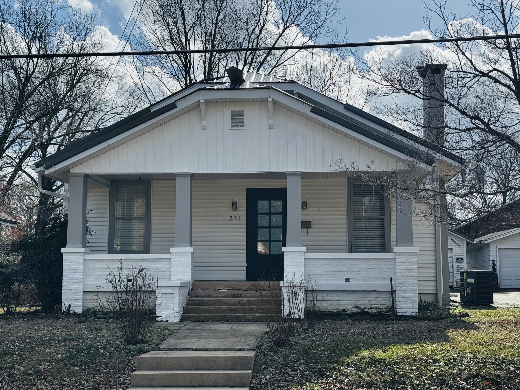 321 Walnut St Property Photo 2