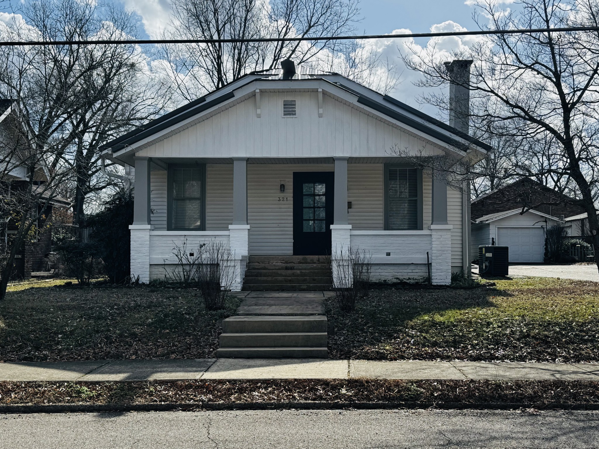 321 Walnut St Property Photo 3