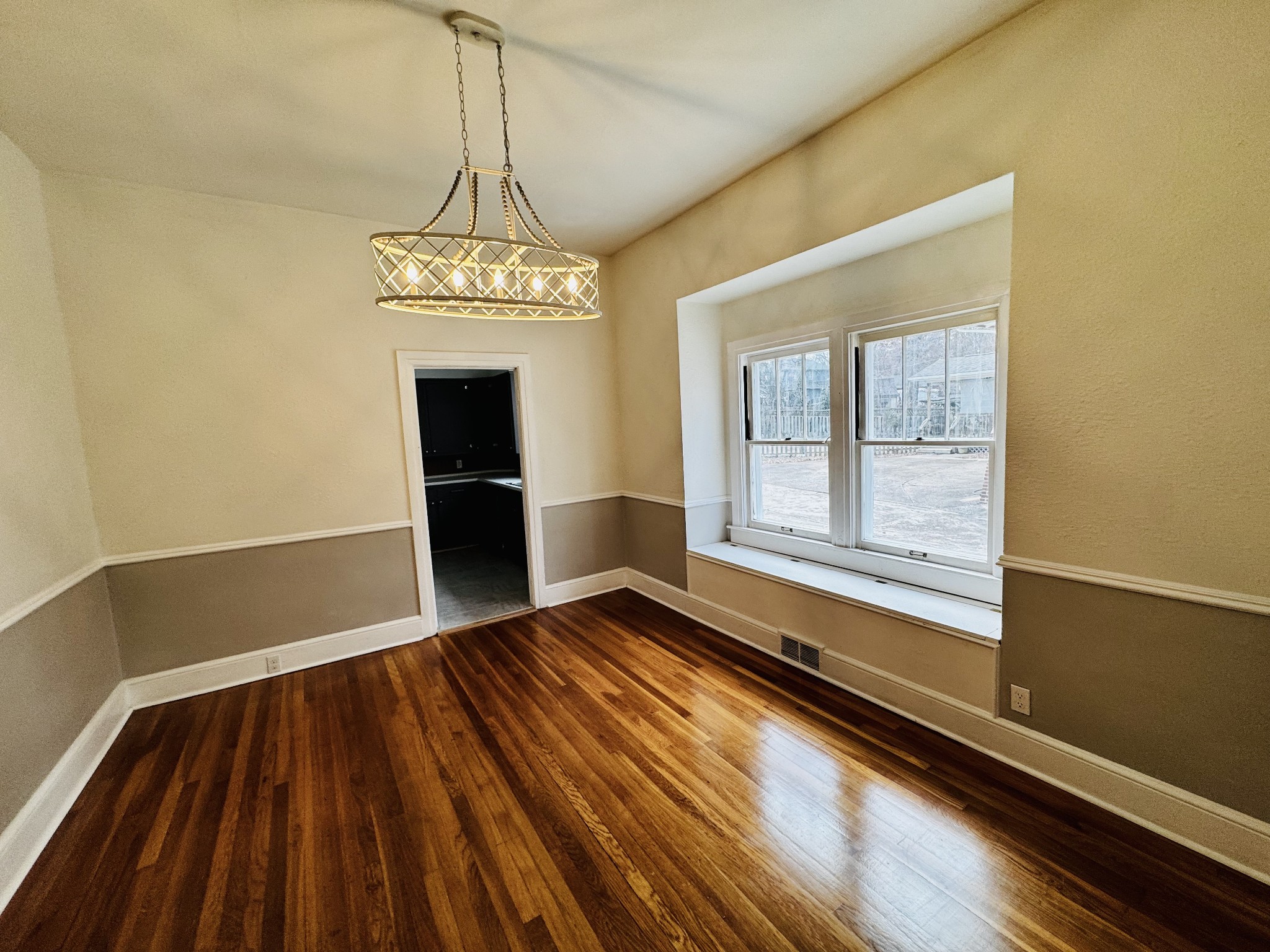 321 Walnut St Property Photo 11
