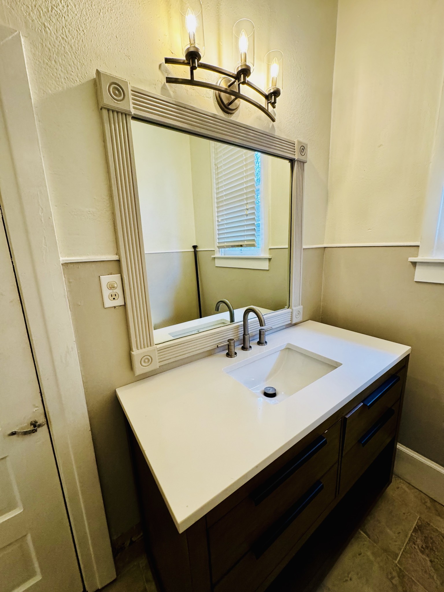 321 Walnut St Property Photo 16