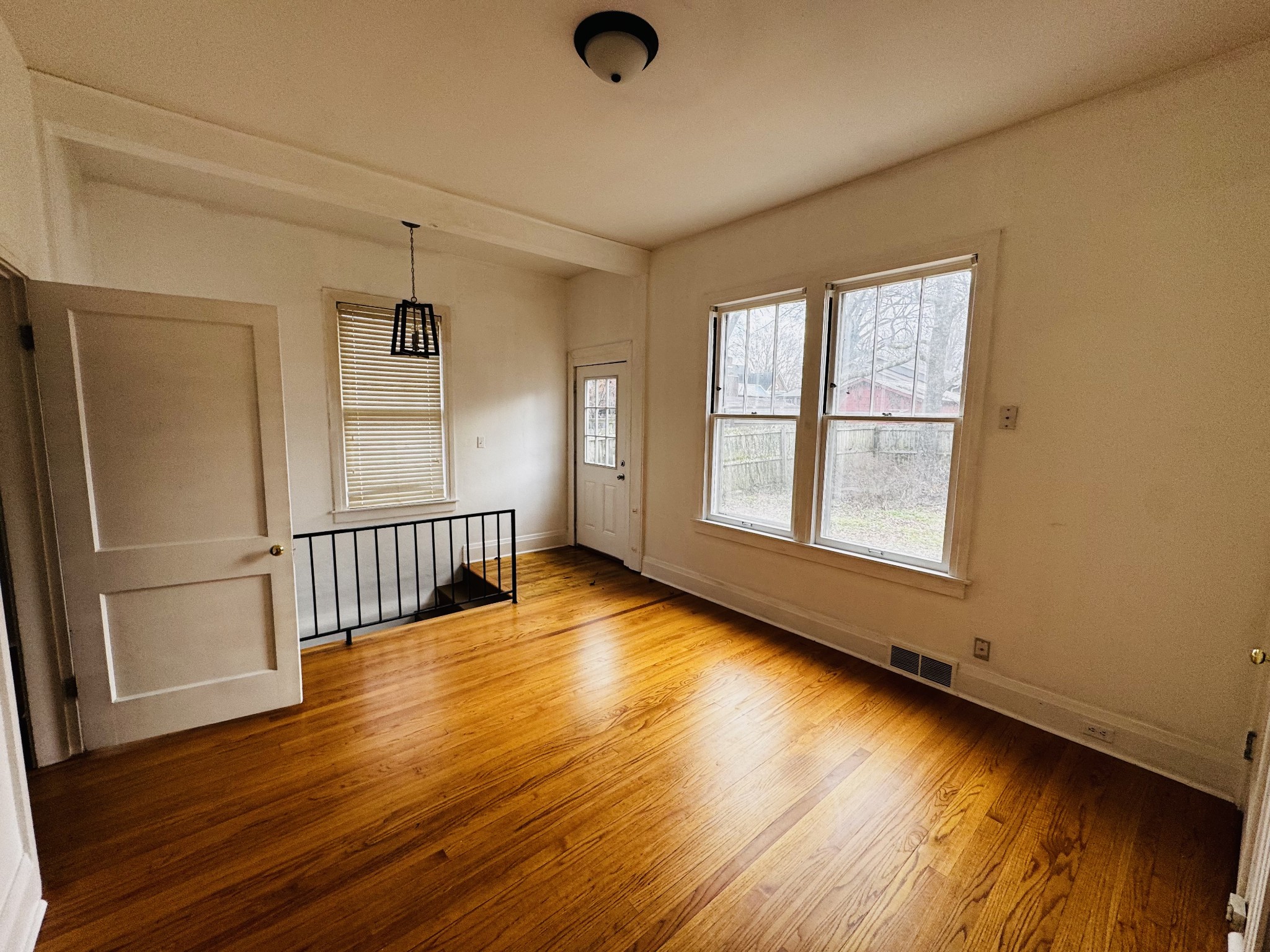 321 Walnut St Property Photo 19