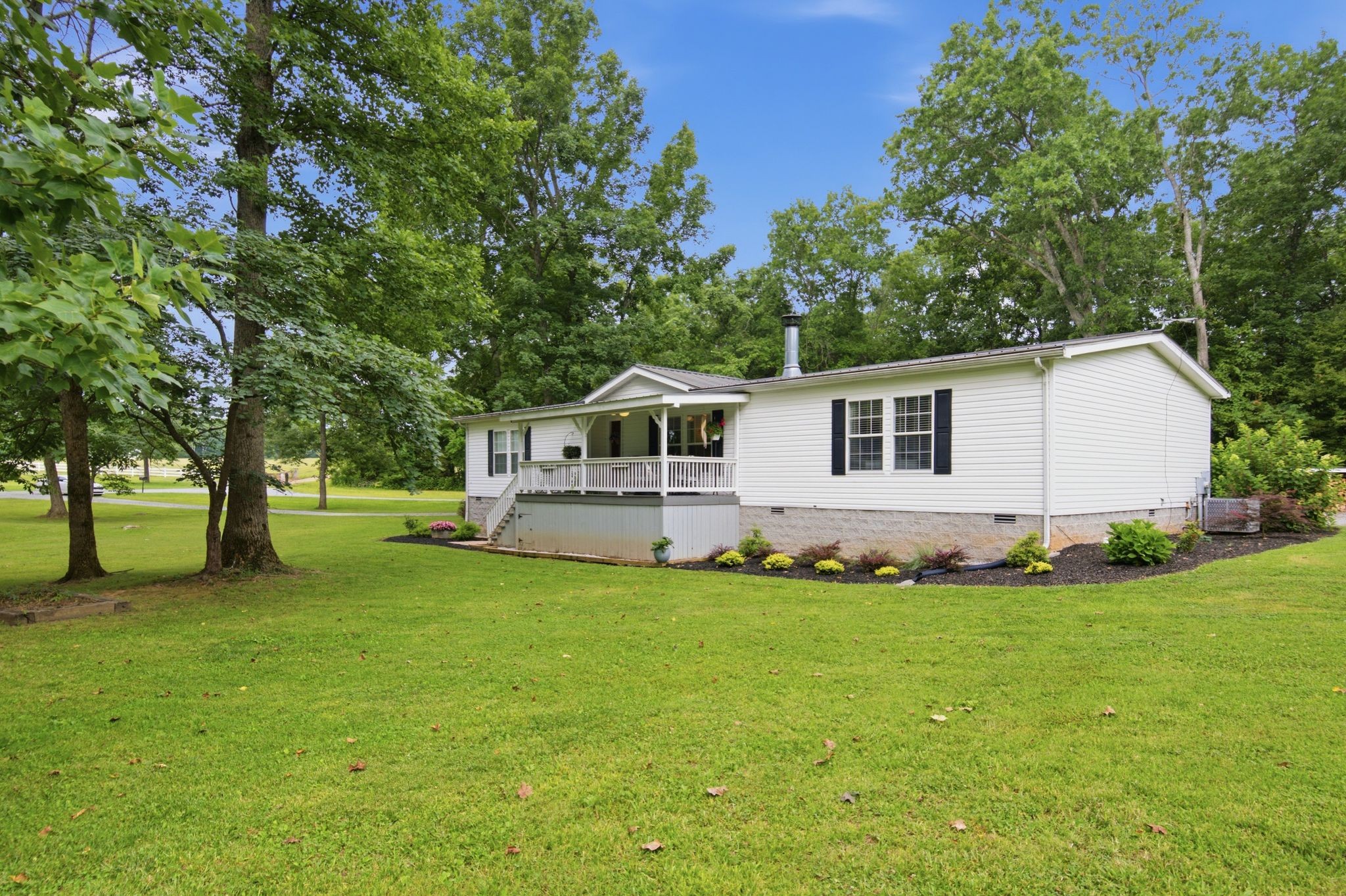 524 Burgess Rd Property Photo 1