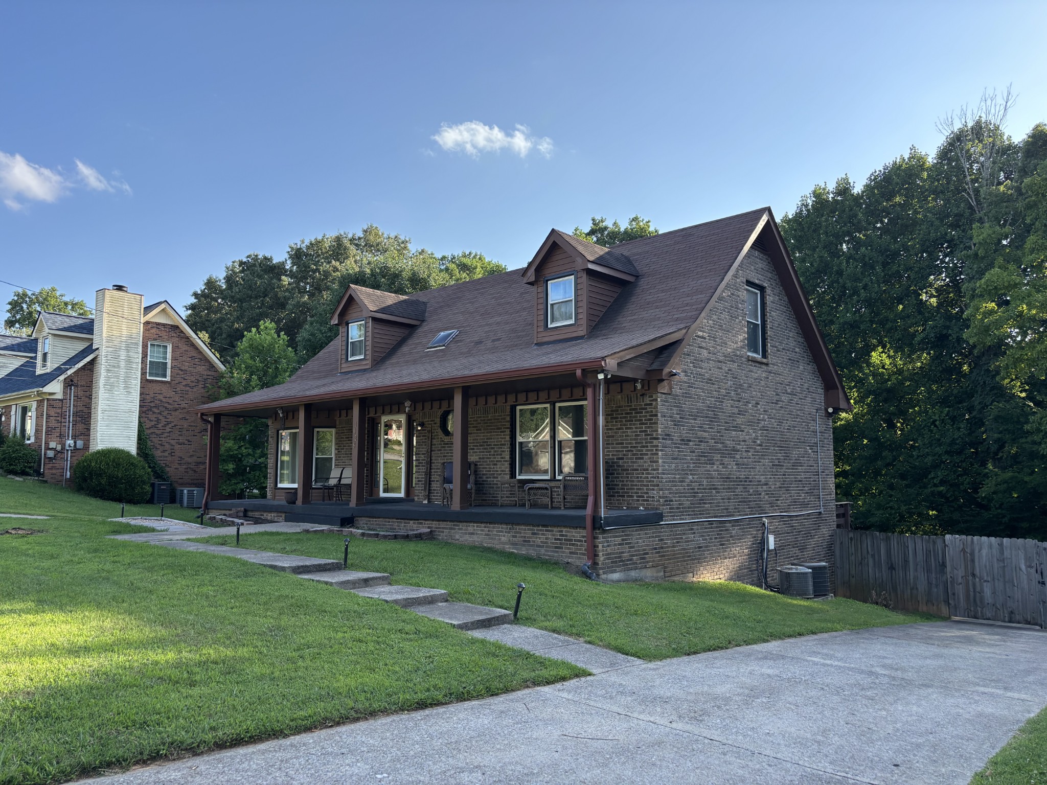 1028 Foxmoor Dr