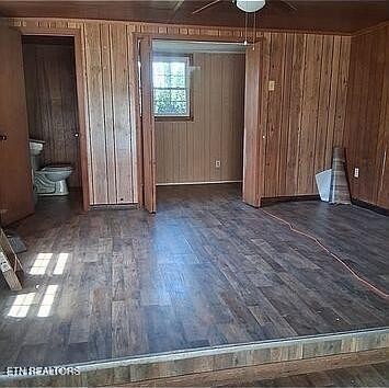 992 Shelly Rd Property Photo 8