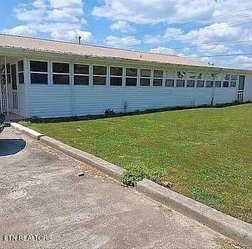 992 Shelly Rd Property Photo 9