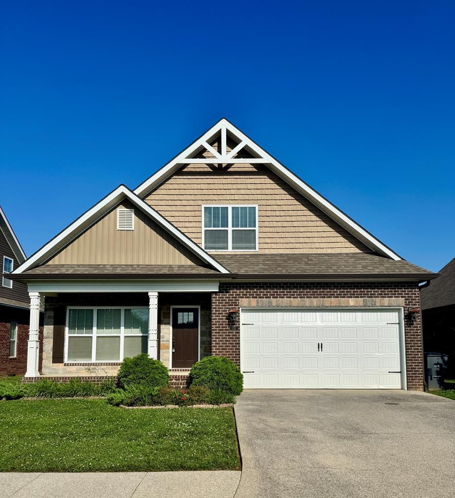 1135 Cross Pointe Dr