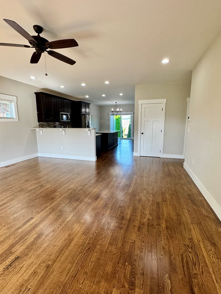 1135 Cross Pointe Dr Property Photo 3