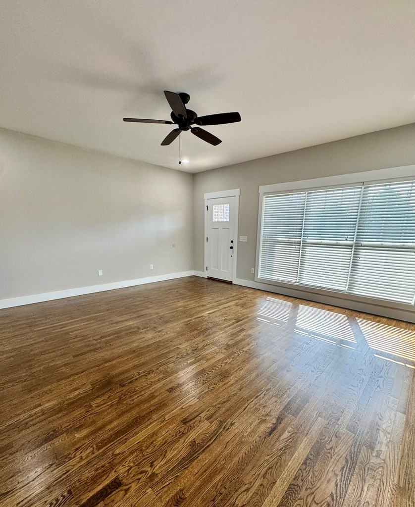 1135 Cross Pointe Dr Property Photo 5