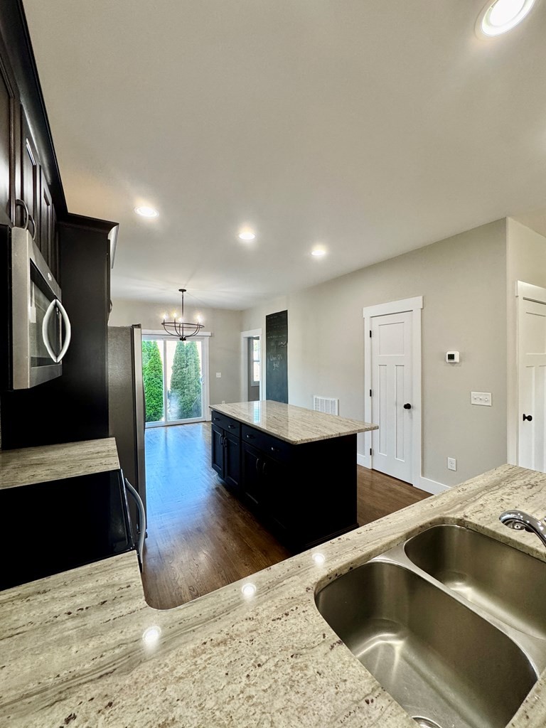 1135 Cross Pointe Dr Property Photo 6