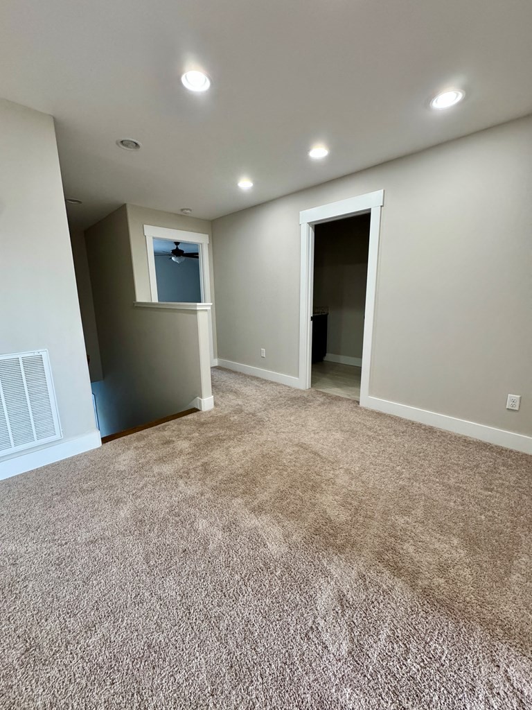 1135 Cross Pointe Dr Property Photo 27