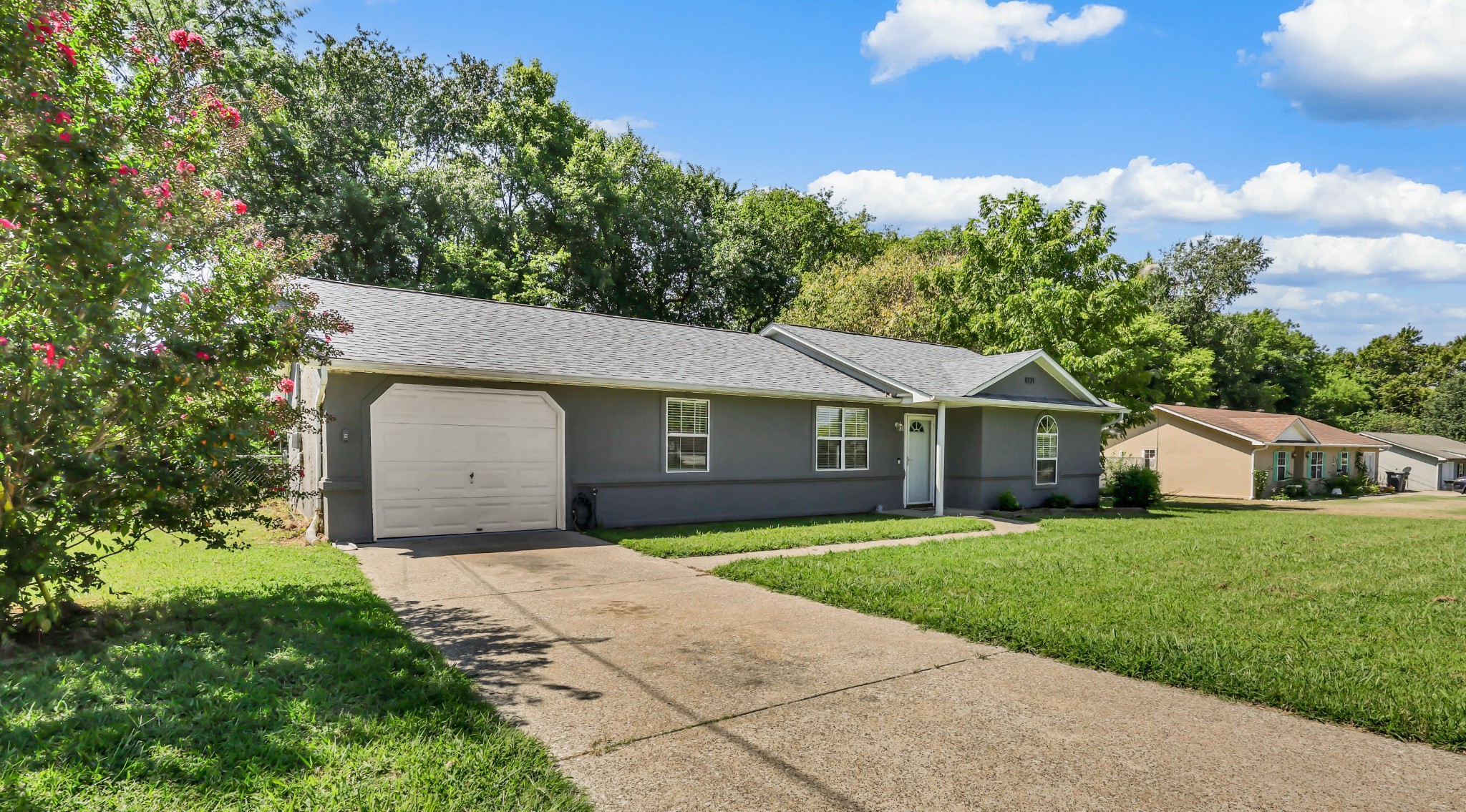 1221 Patton Pl Property Photo 3