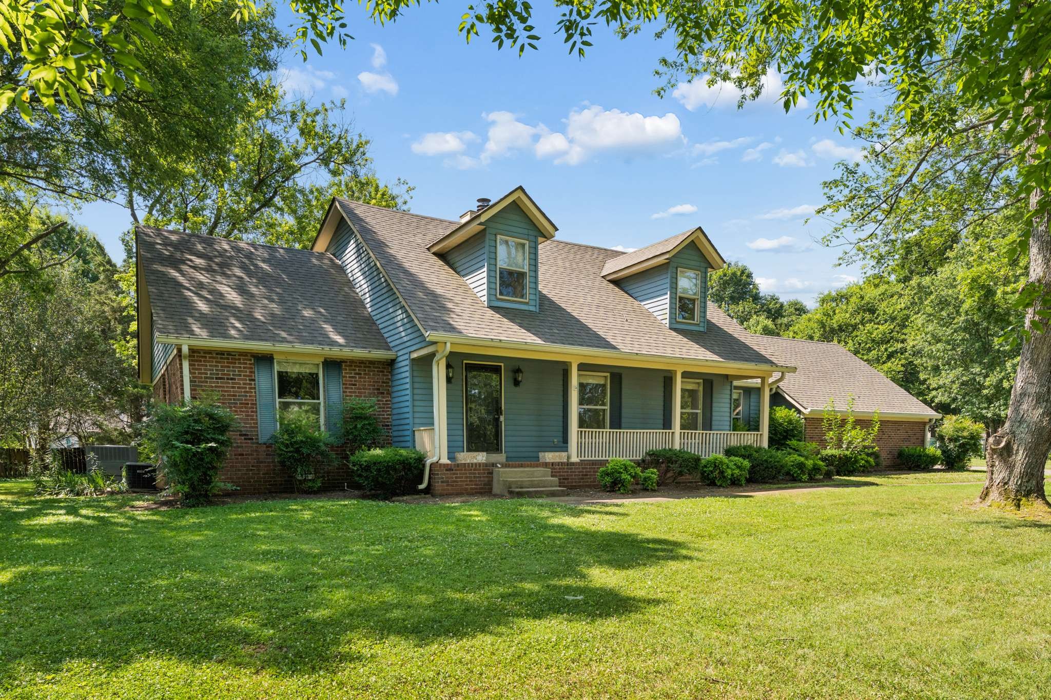 1429 Twin Feather Dr Property Photo 1