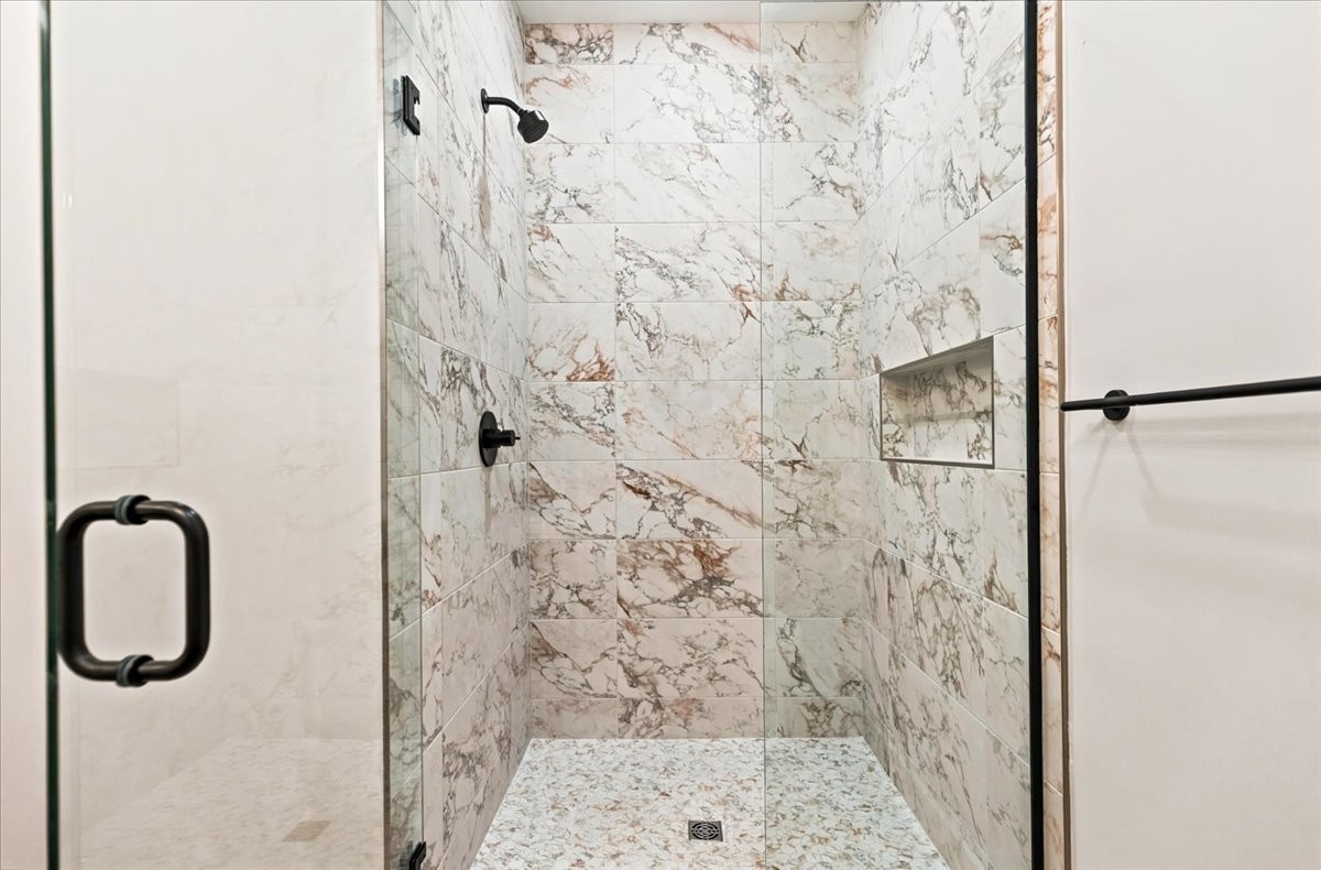 5317 Mia Court, Nw Property Photo 24