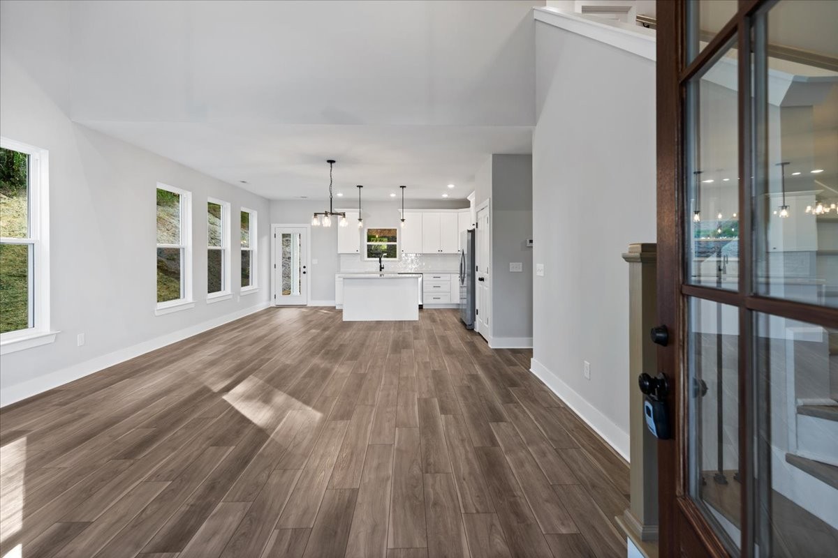 5105 Ella Lane, Nw Property Photo 6