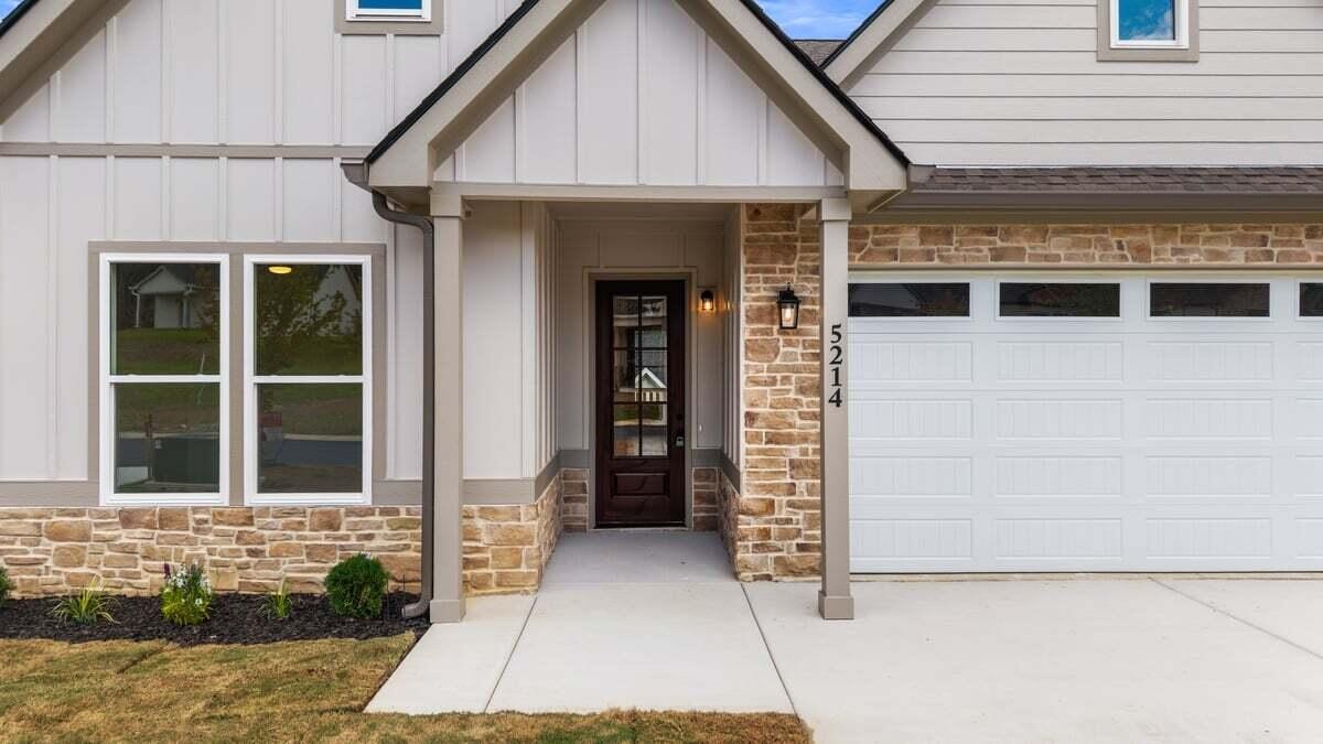 5214 Norah Place, Nw Property Photo 2