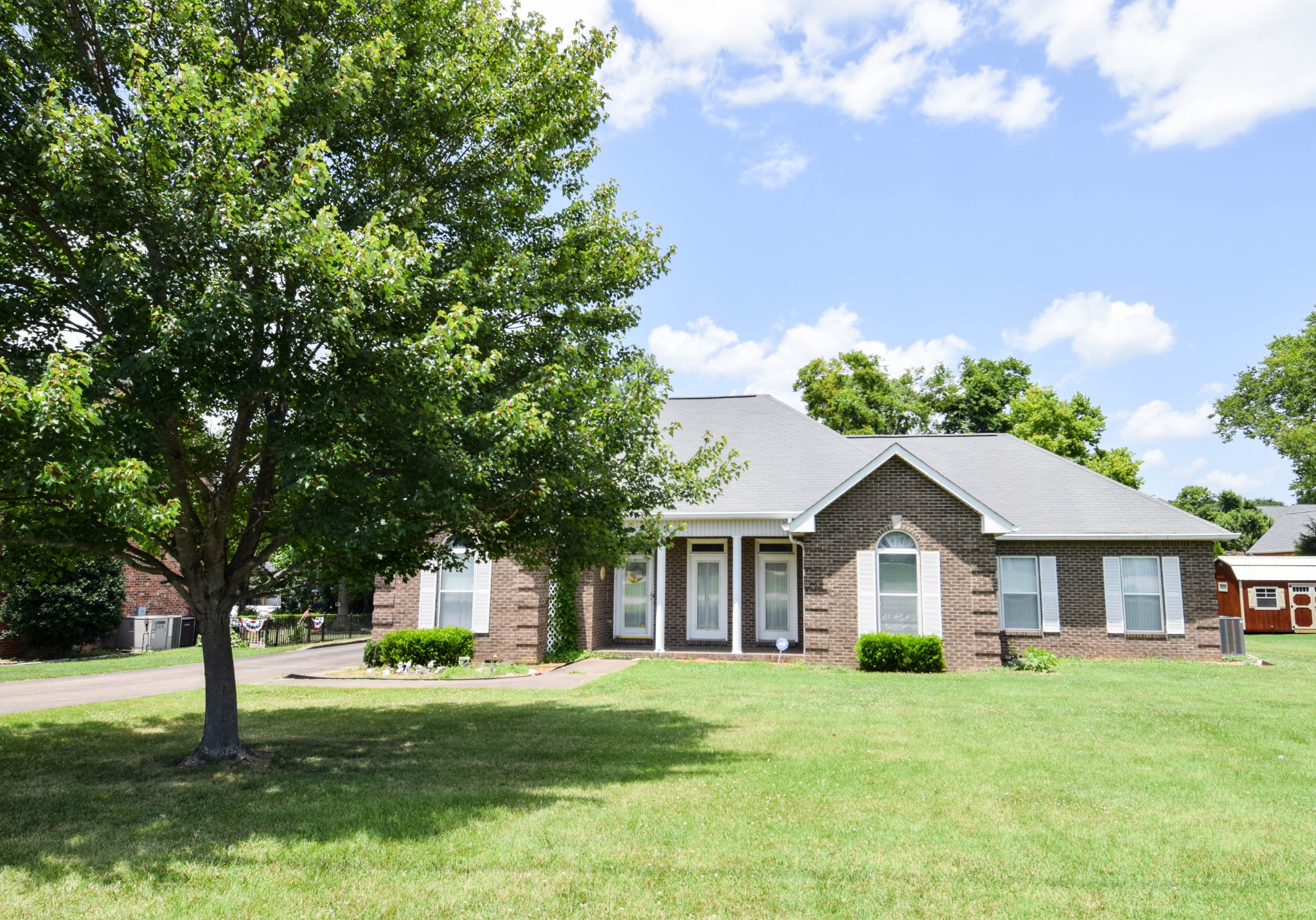 134 Stonehouse Dr Property Photo 1