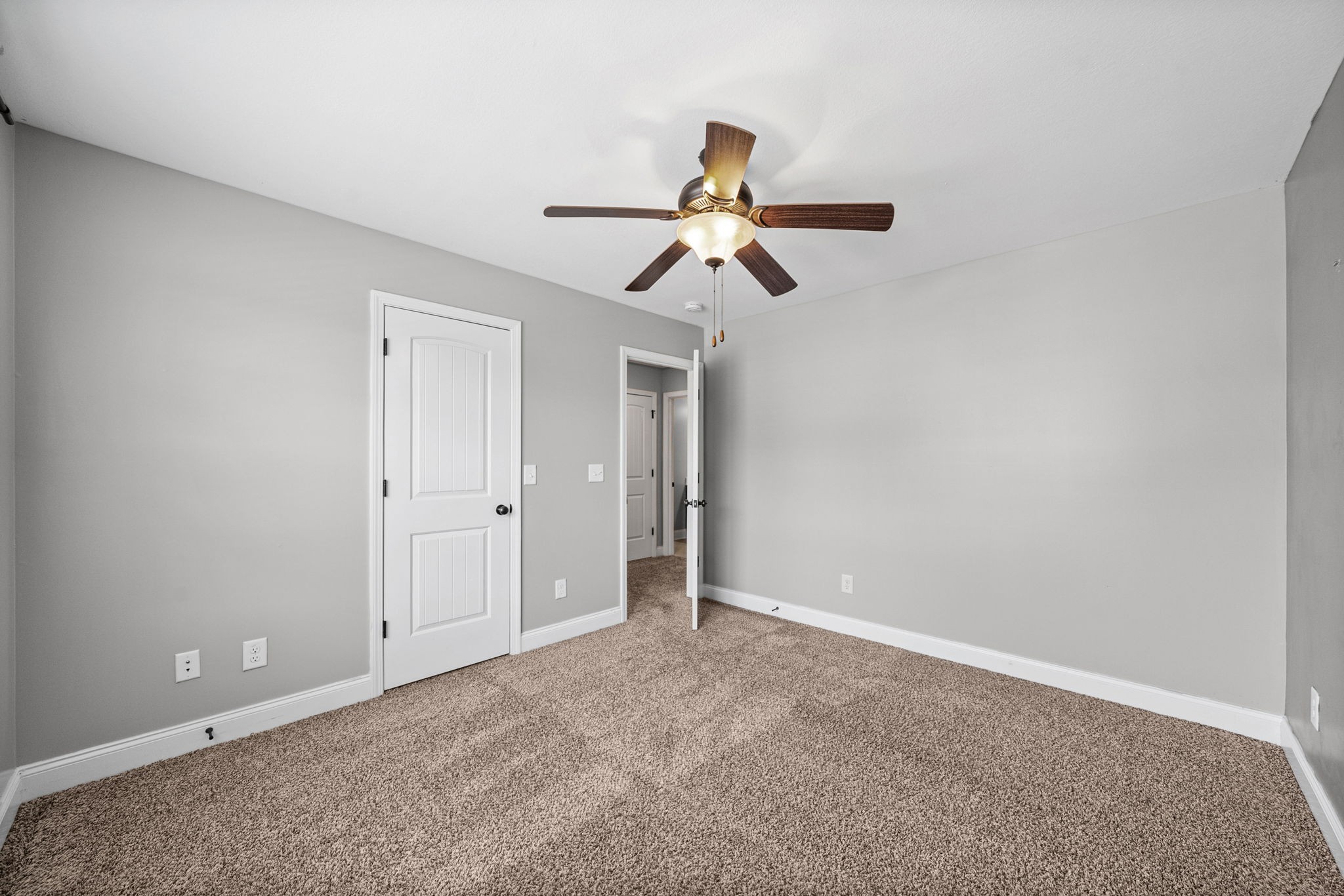 525 Bowden Dr Property Photo 35