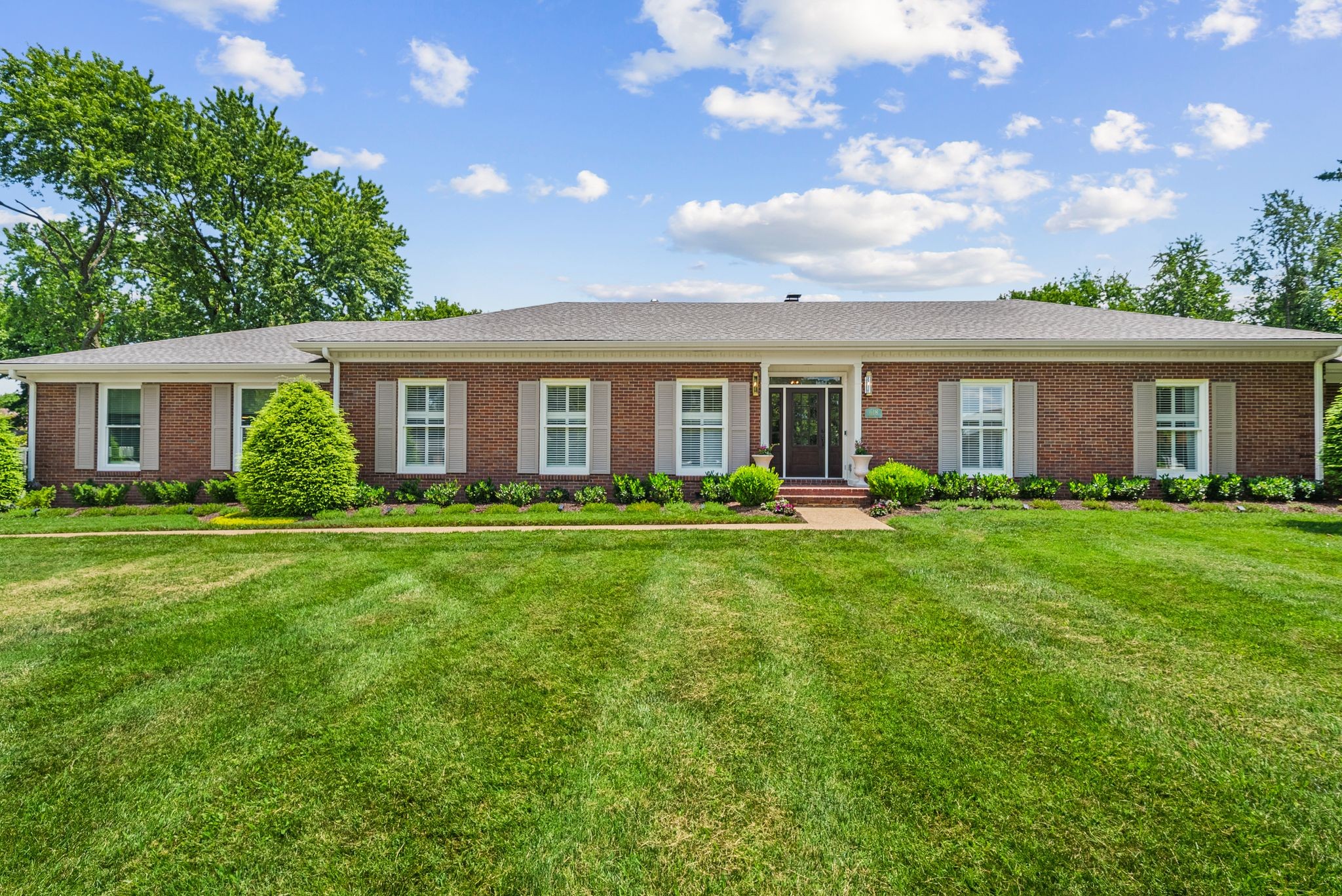 618 Hillsboro Rd