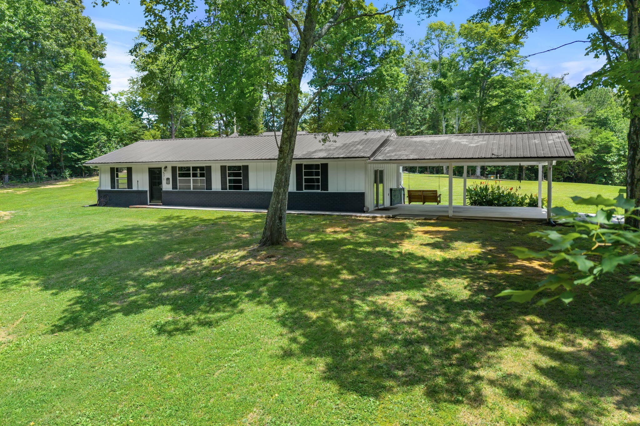 571 Goodfield Road Property Photo 1