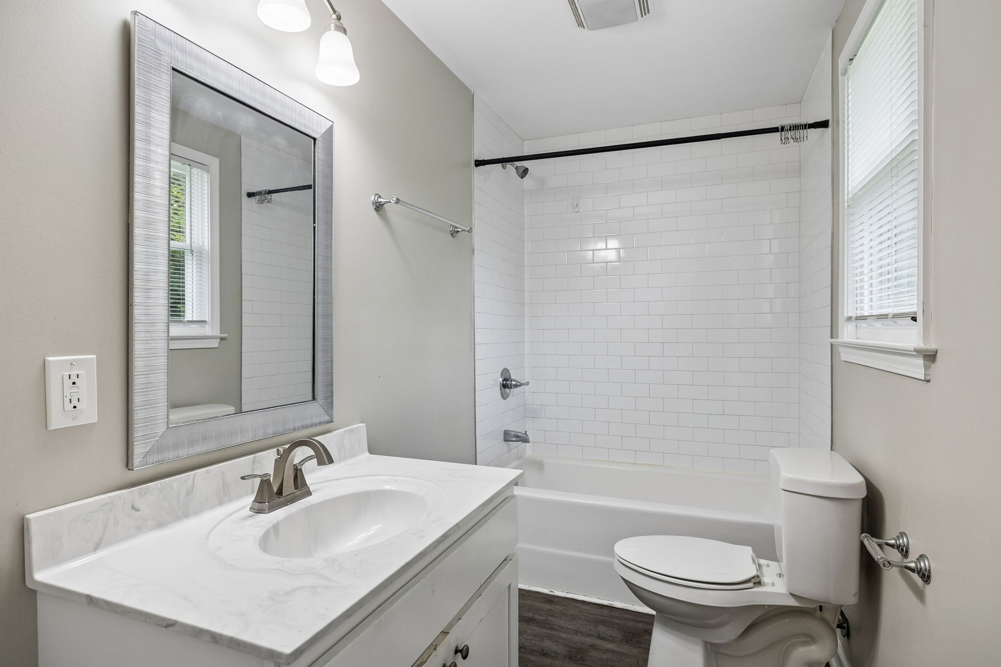 512 Roosevelt Ave Property Photo 32