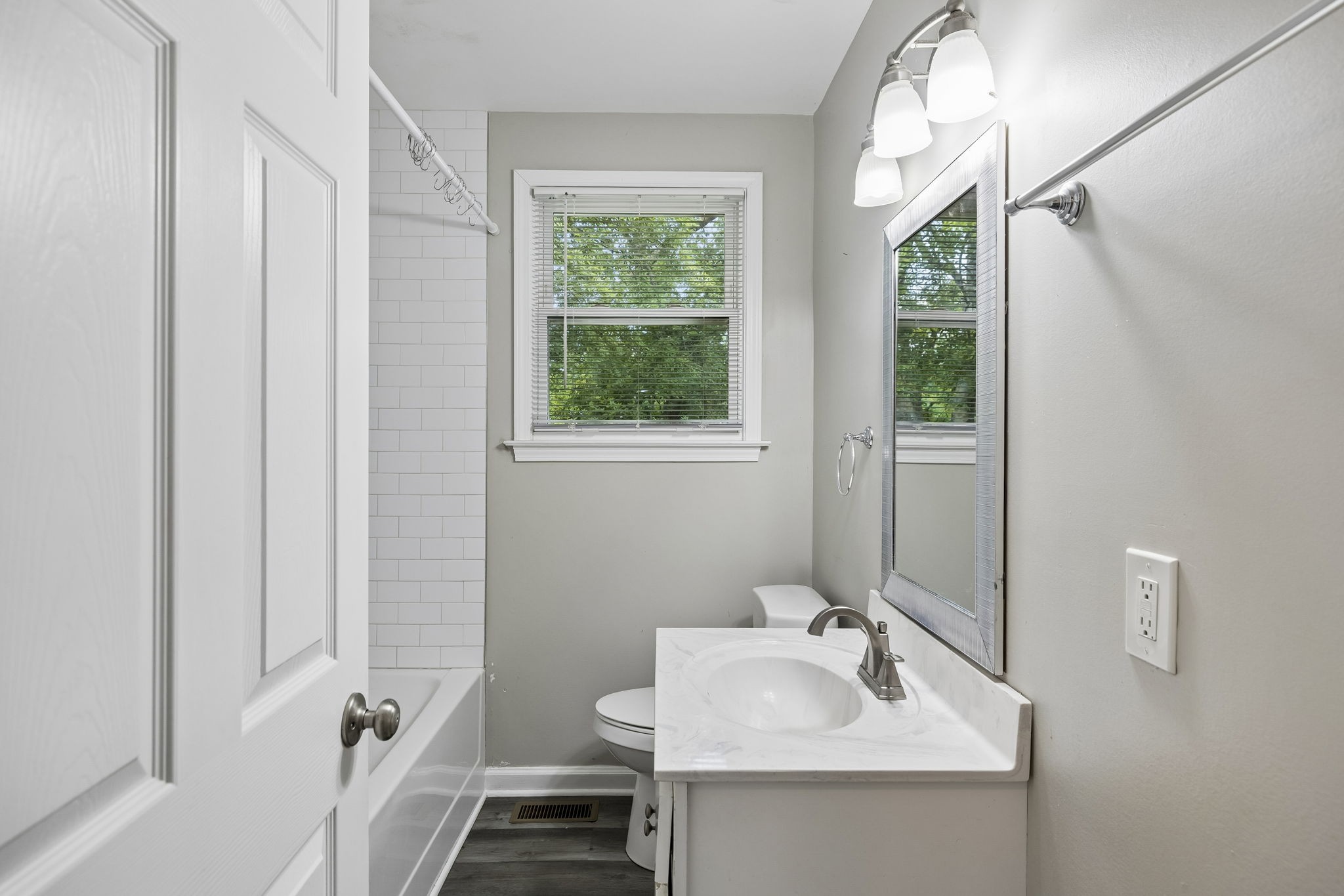 512 Roosevelt Ave Property Photo 34