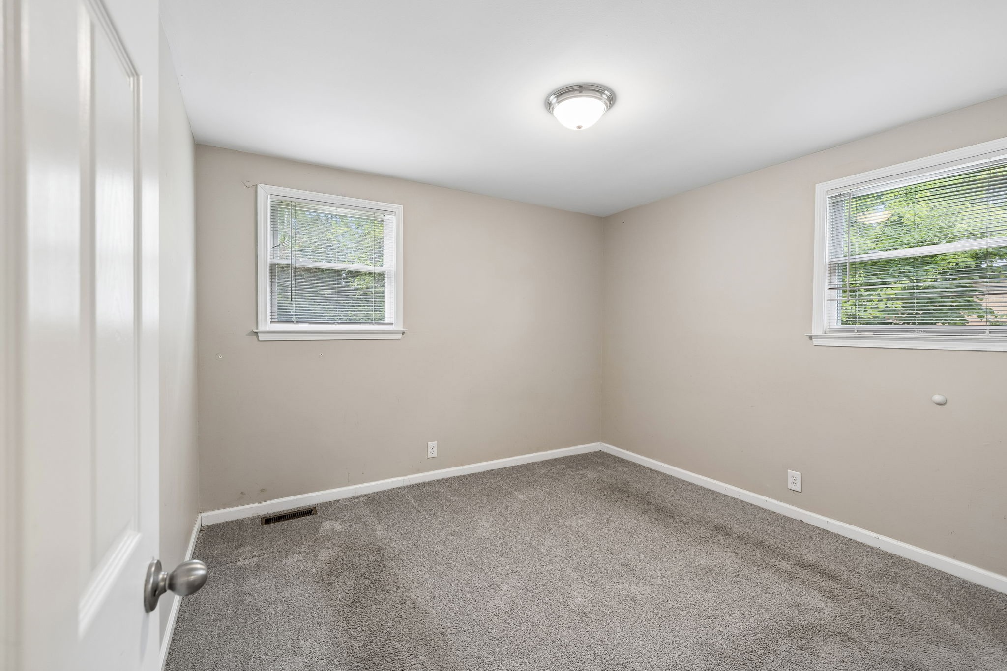 512 Roosevelt Ave Property Photo 40