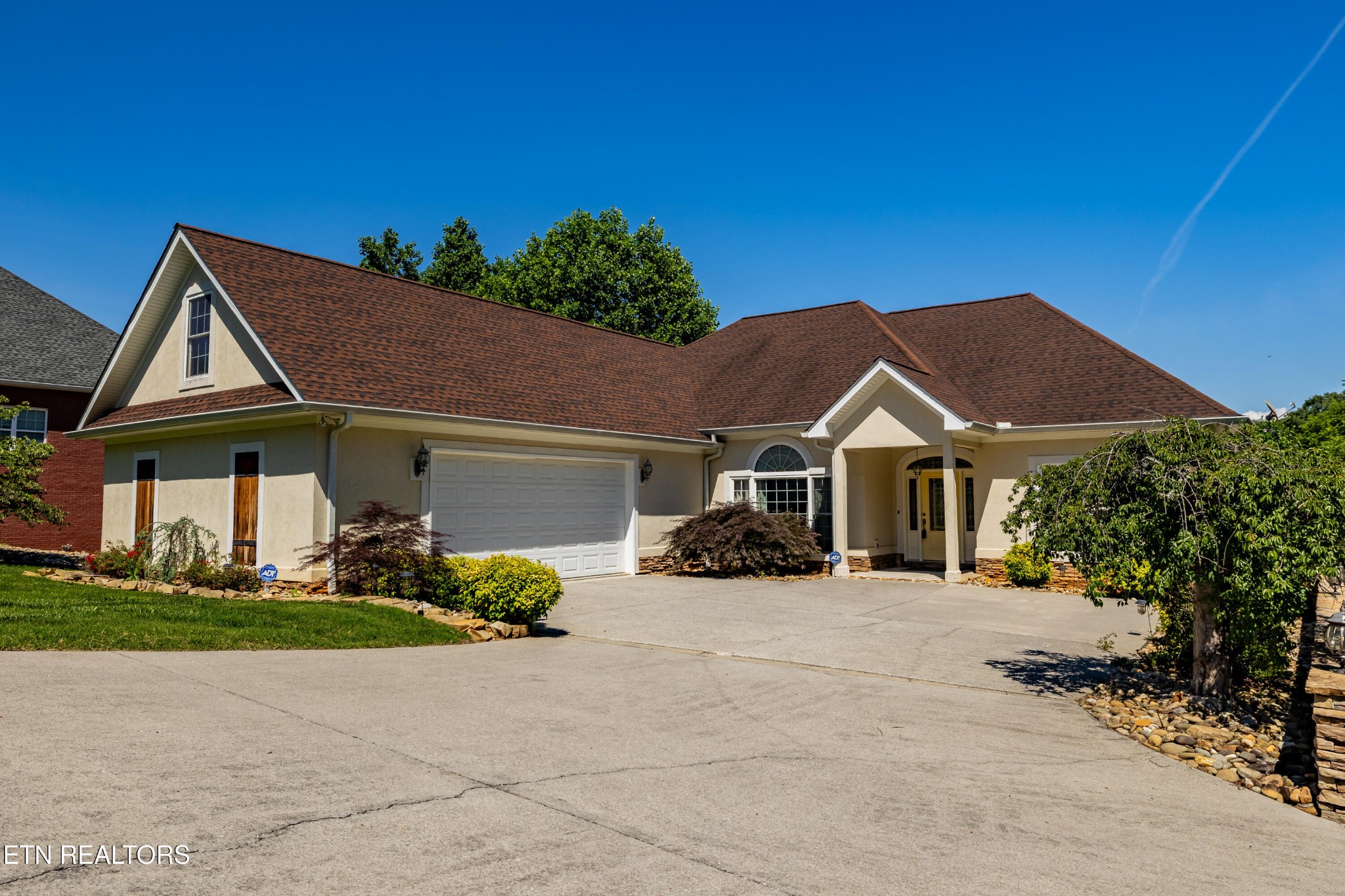 210 Indian Shadows Drive Property Photo 3