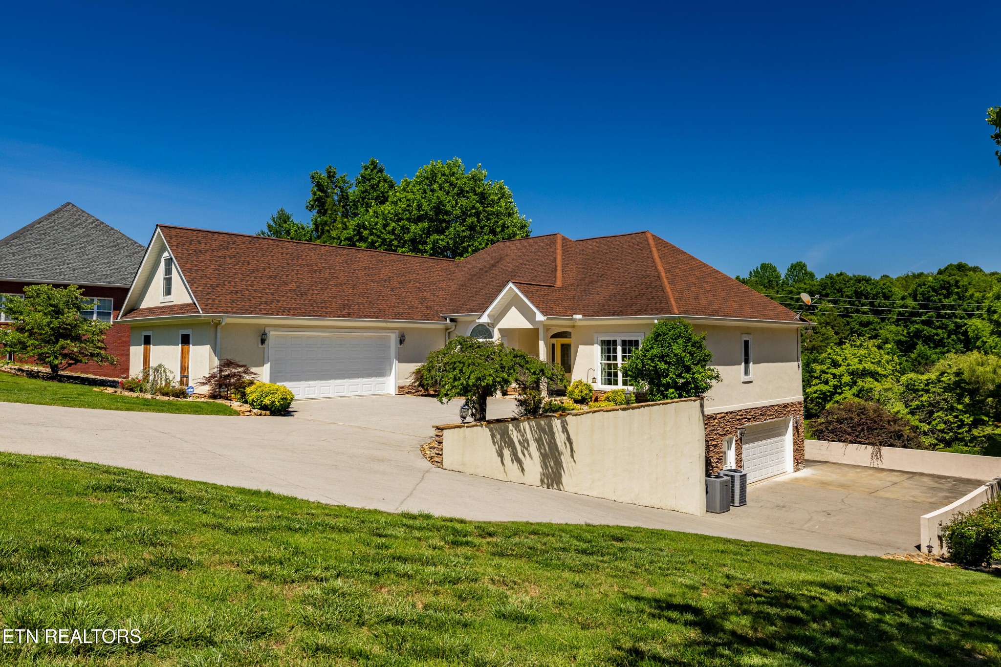 210 Indian Shadows Drive Property Photo 5