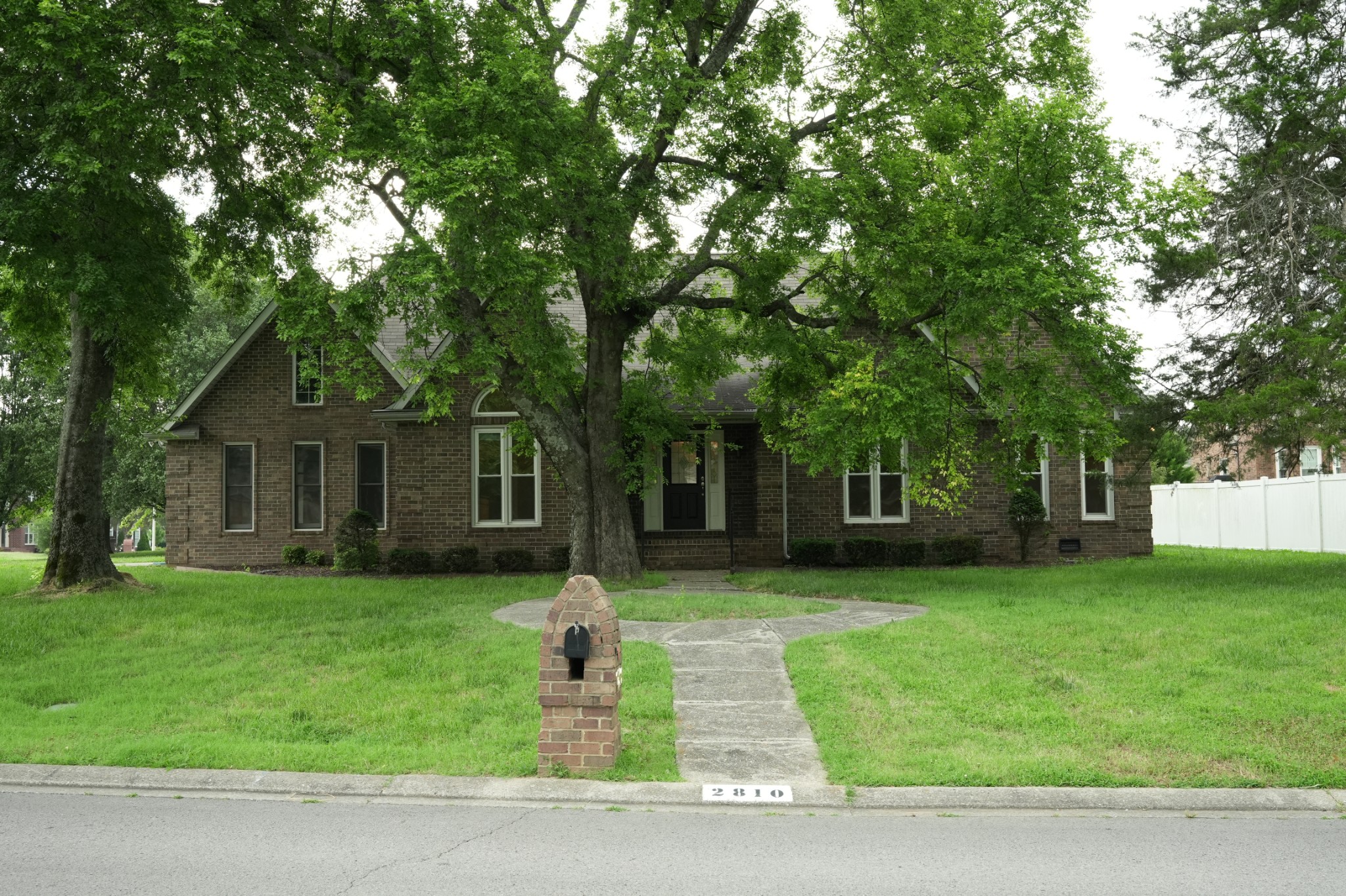 2810 Regenwood Dr Property Photo 2