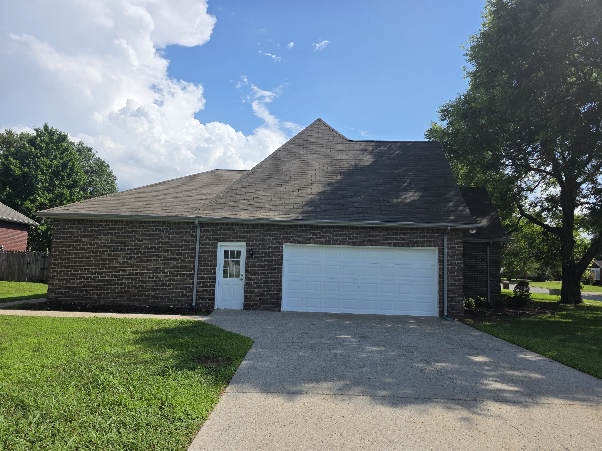 2810 Regenwood Dr Property Photo 3