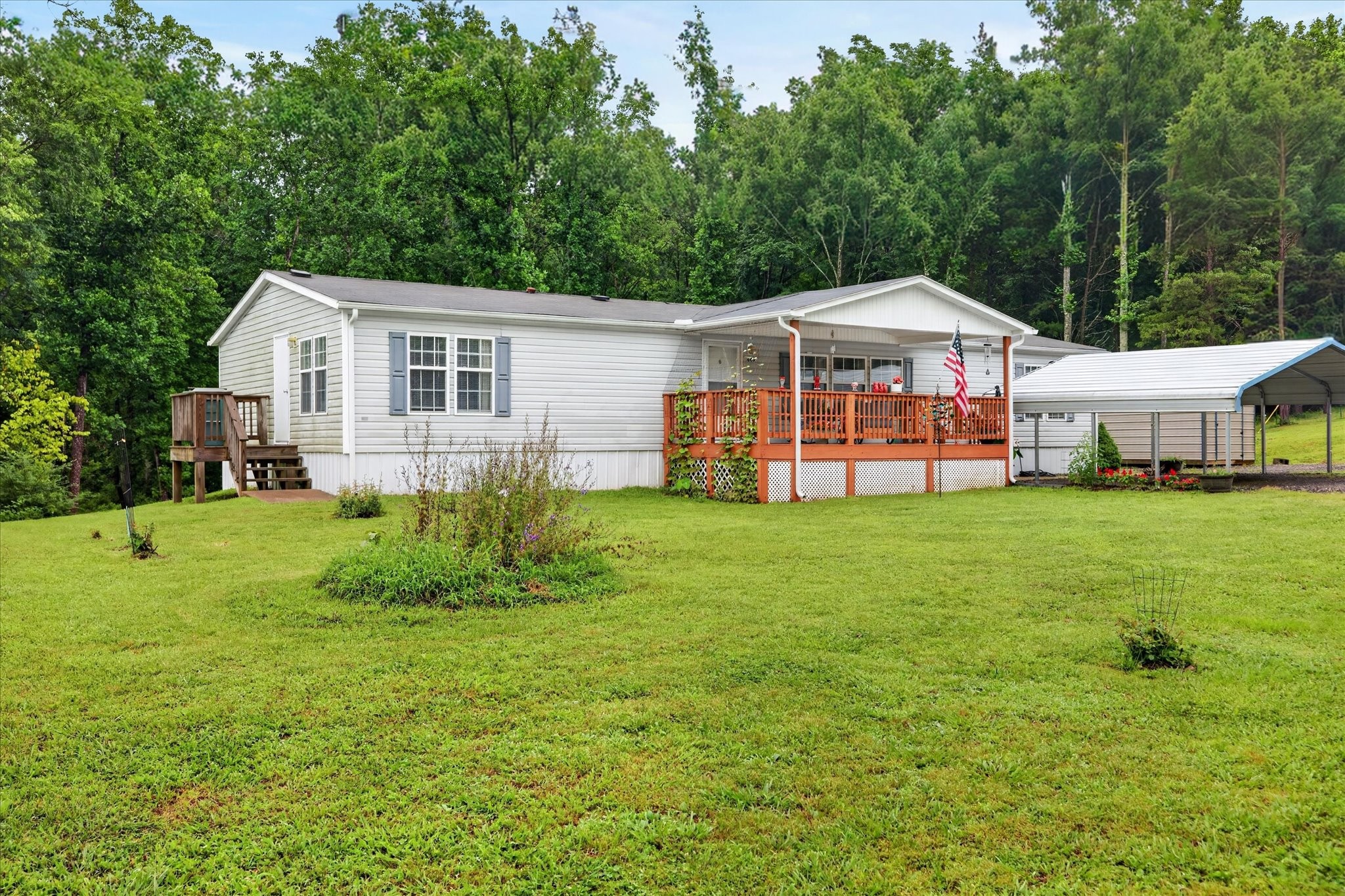 446 The Trace Property Photo 2