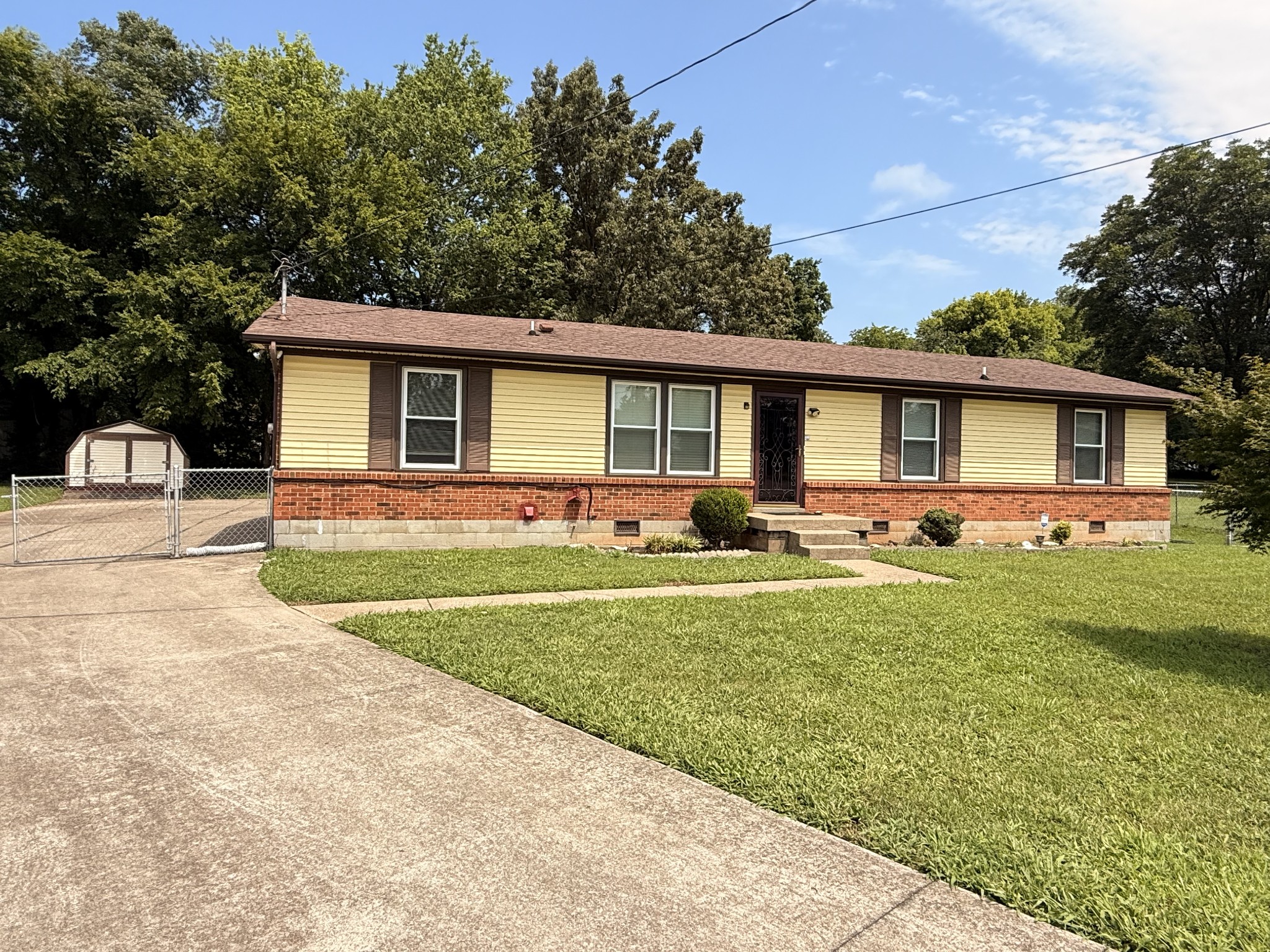 107 Winston Ct Property Photo 1