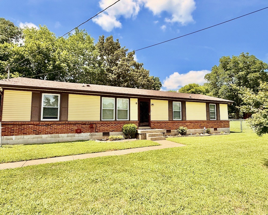 107 Winston Ct Property Photo 1