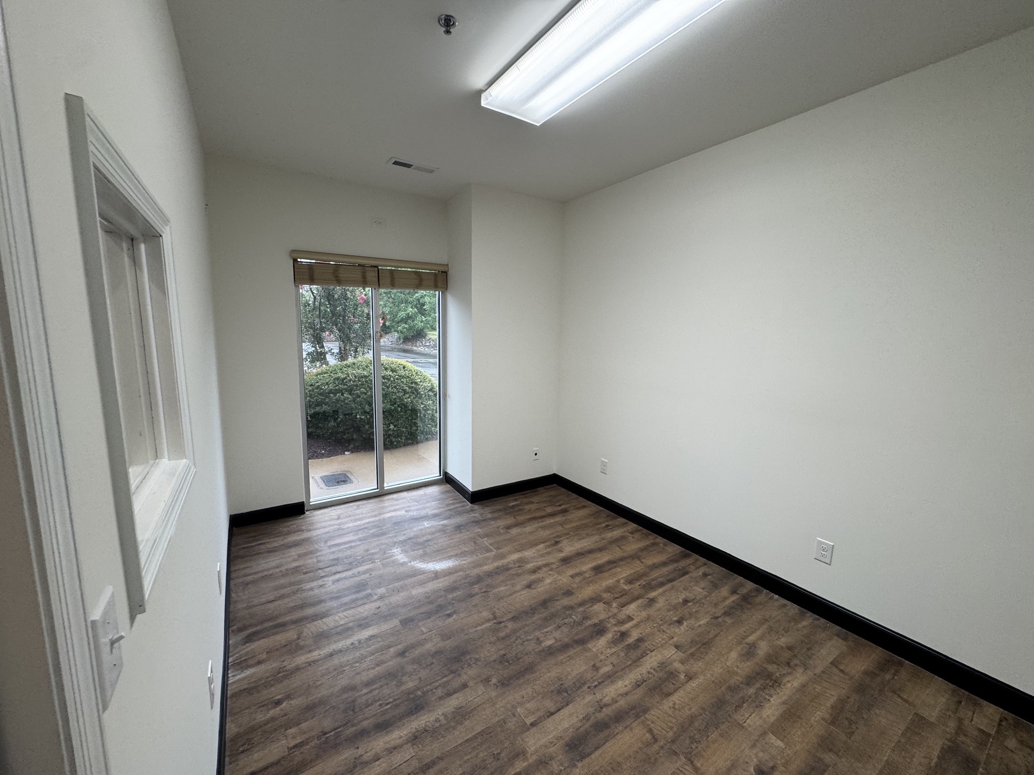 4922 Port Royal Rd Property Photo 15