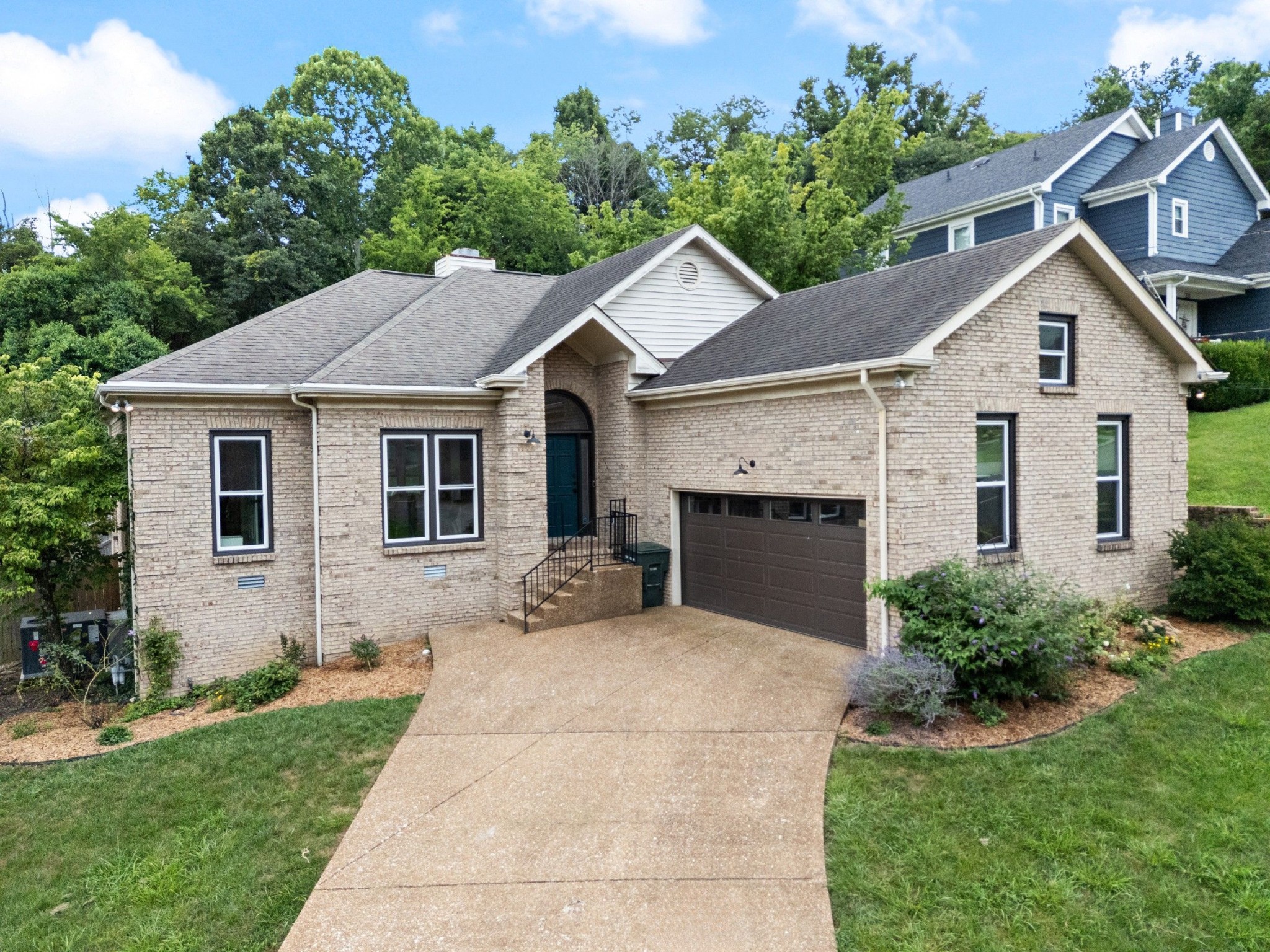 729 Woodland Way Property Photo 1