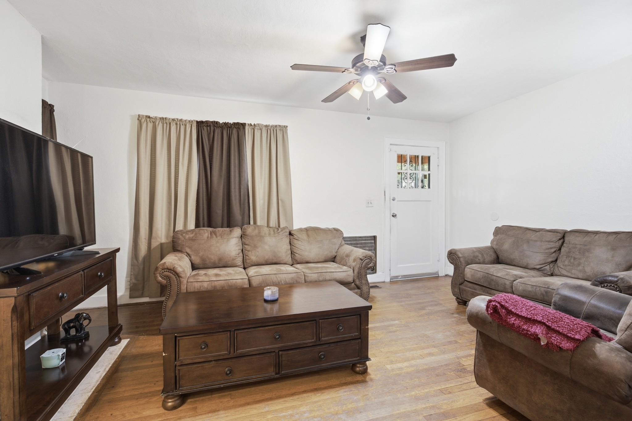 2305 Cisco St Property Photo 8