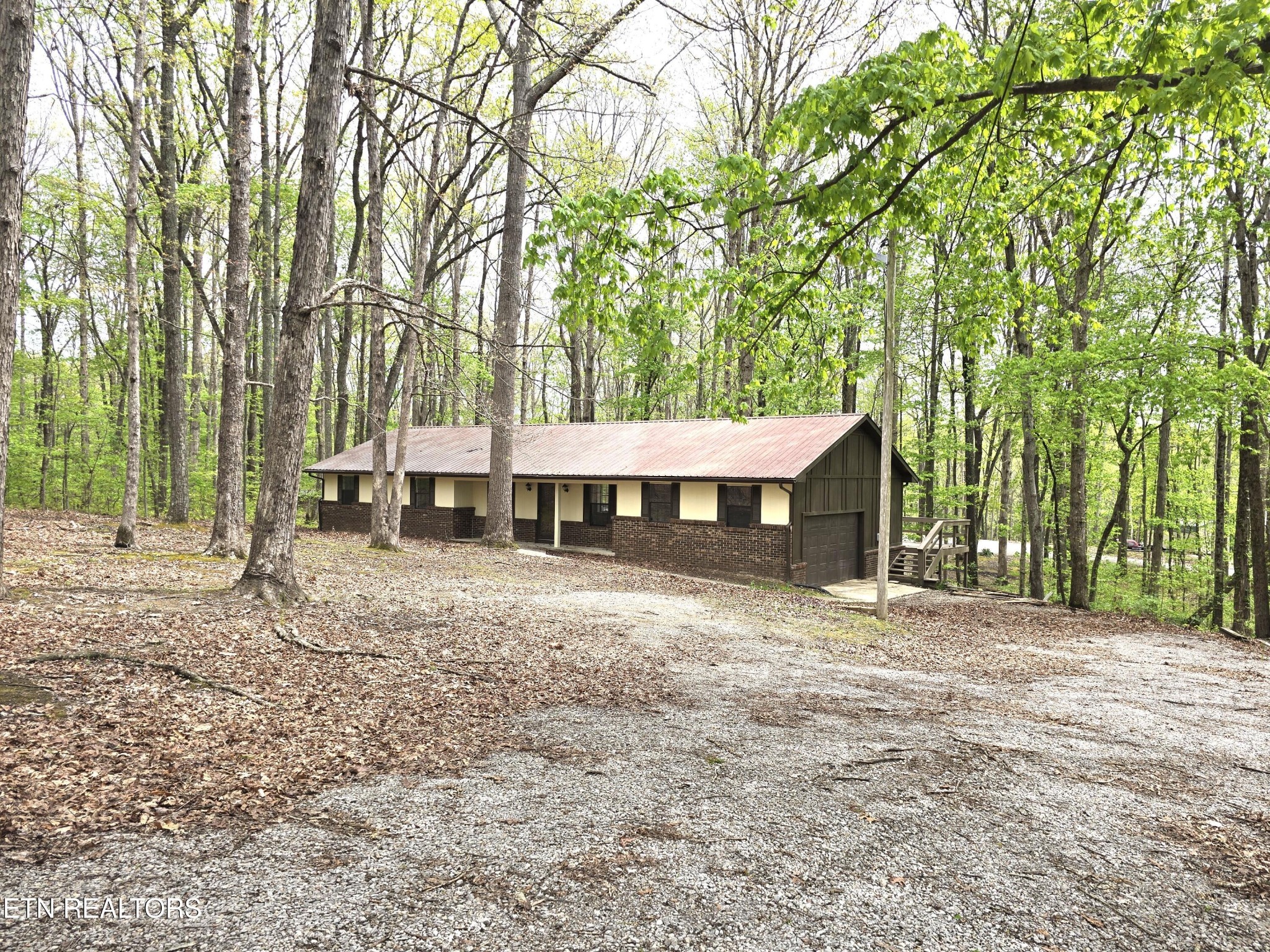 549 Yellow Cliff Estates Rd Property Photo 2