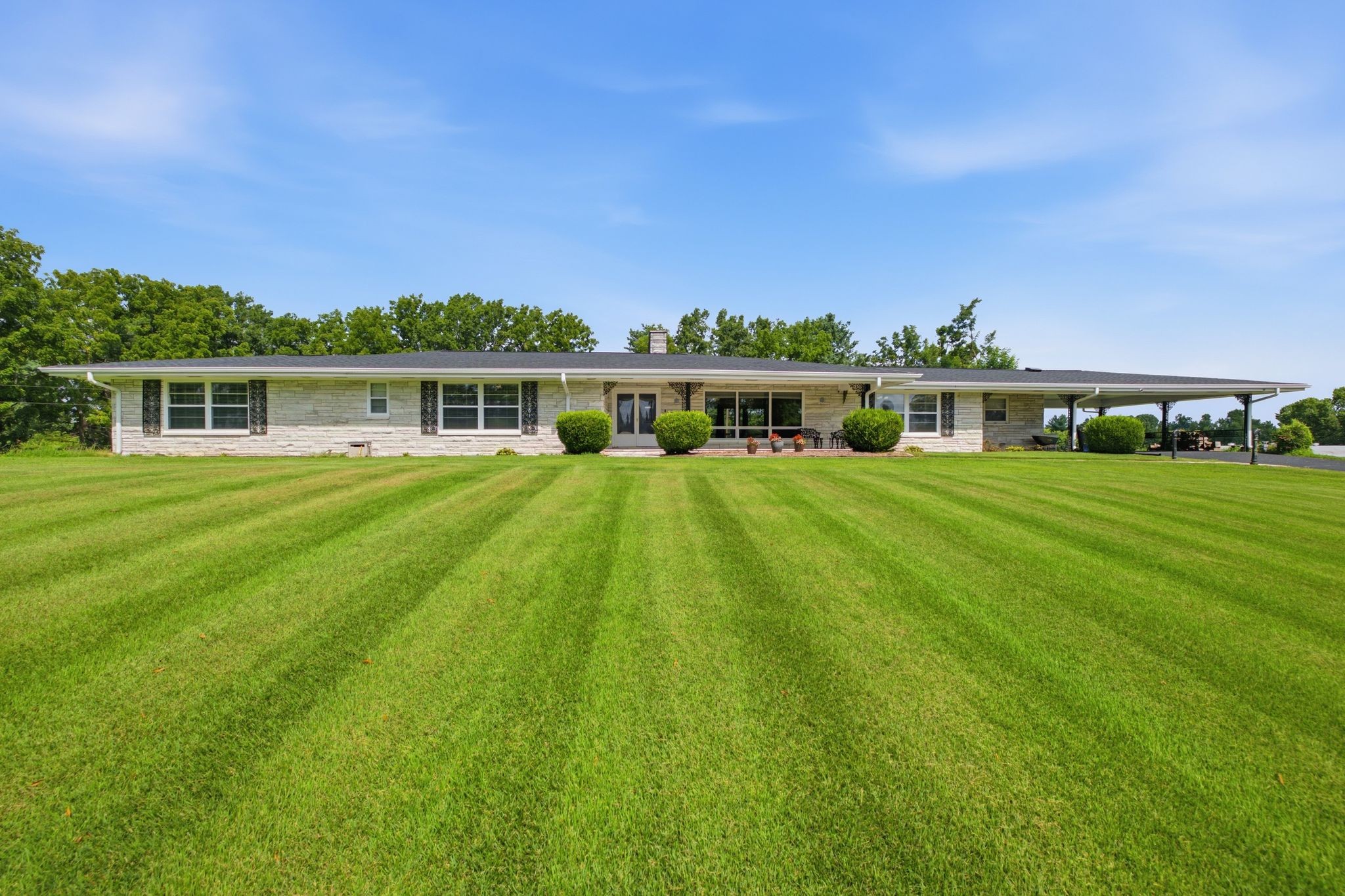 676 Ferguson Hill Rd Property Photo 1