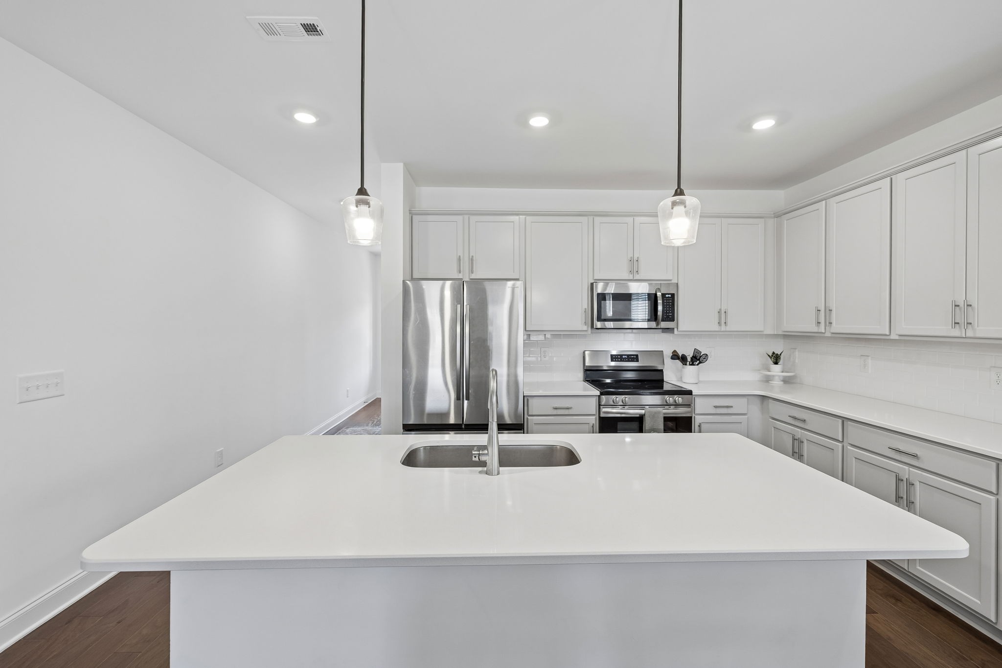 3613 Elene Way Property Photo 13