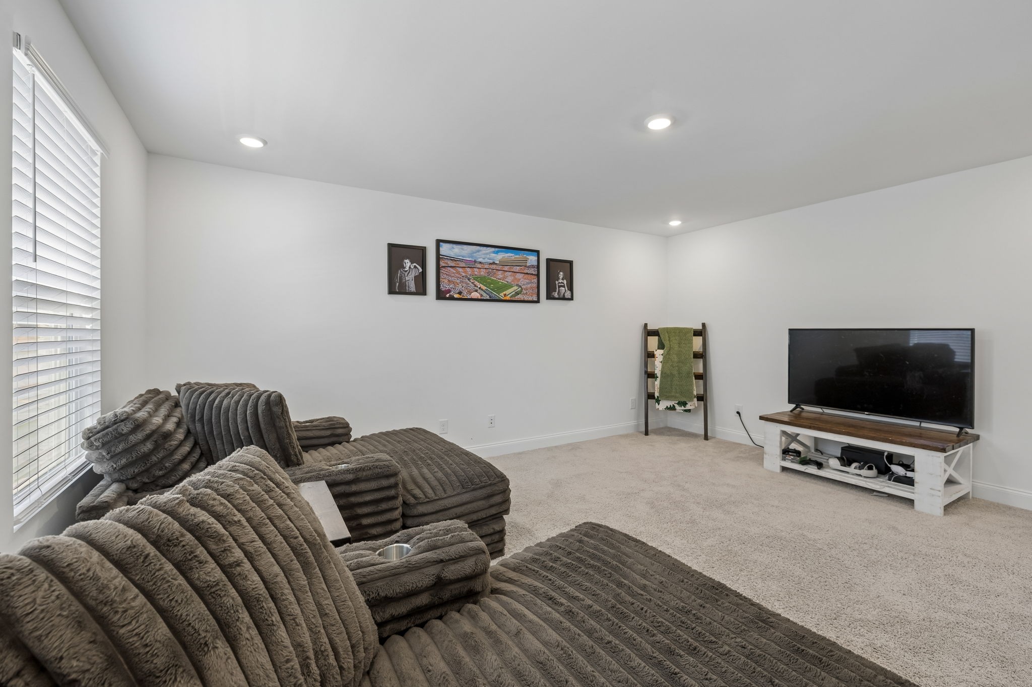 3613 Elene Way Property Photo 32