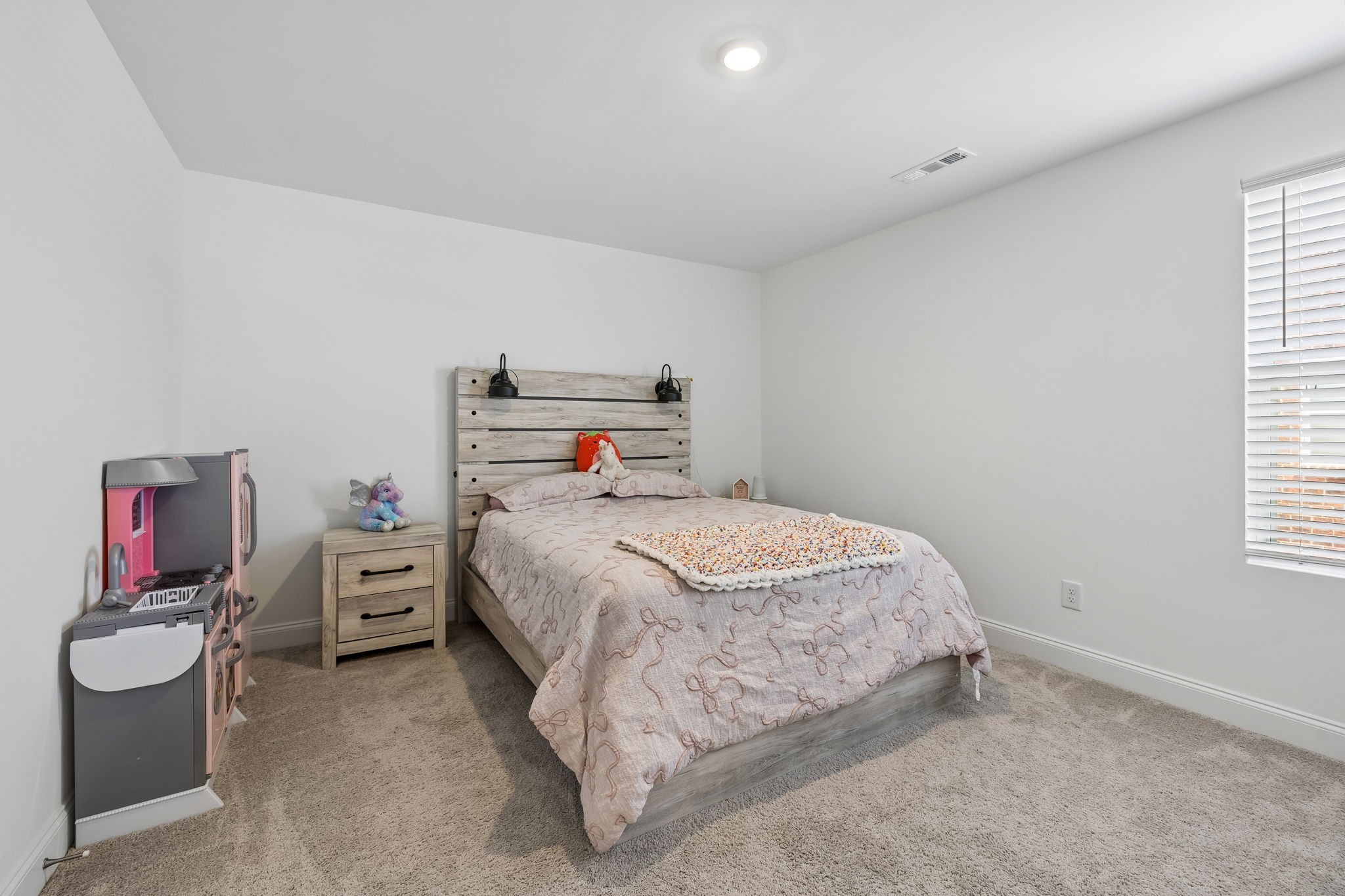 3613 Elene Way Property Photo 38