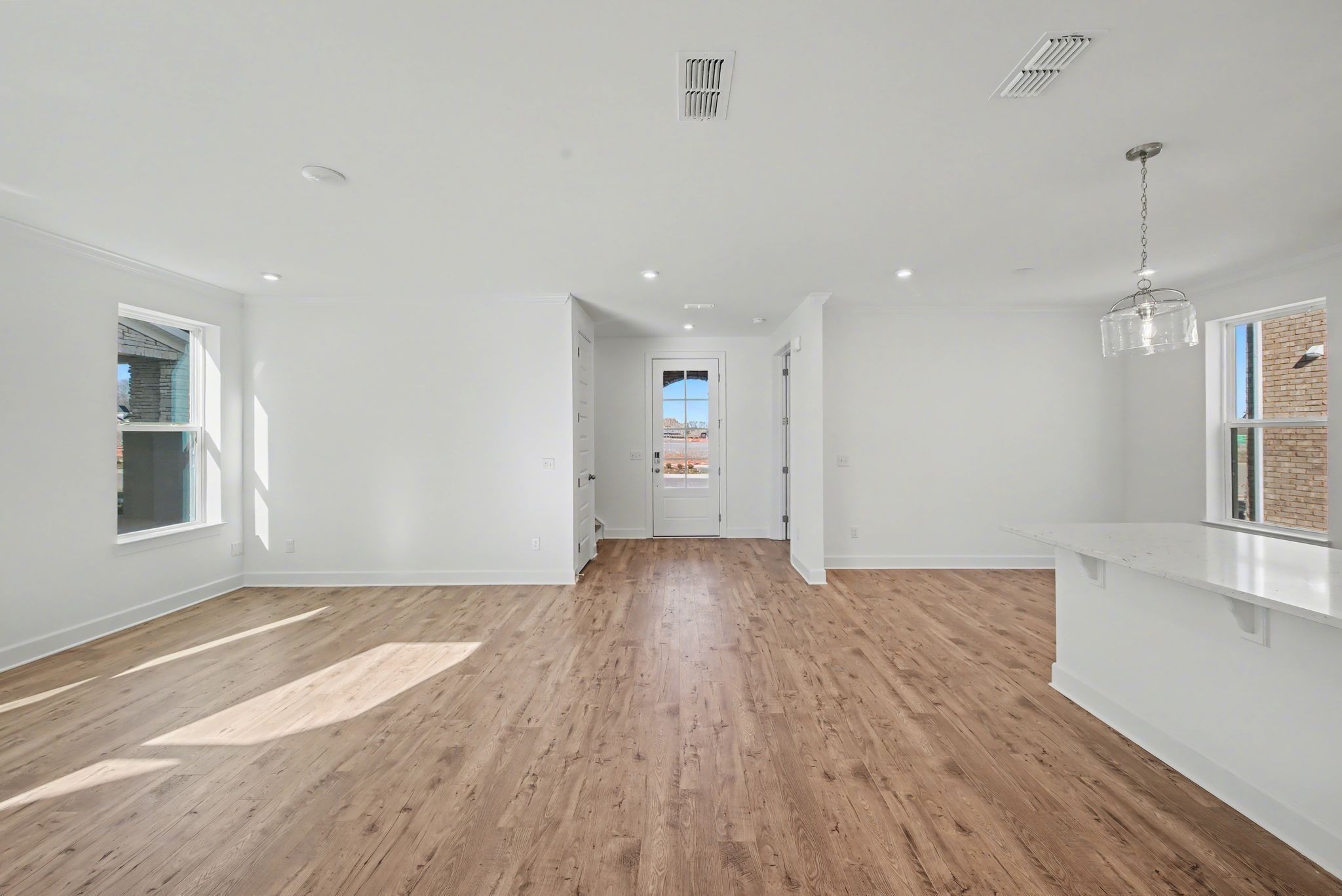 1212 Wallace Way Property Photo 9