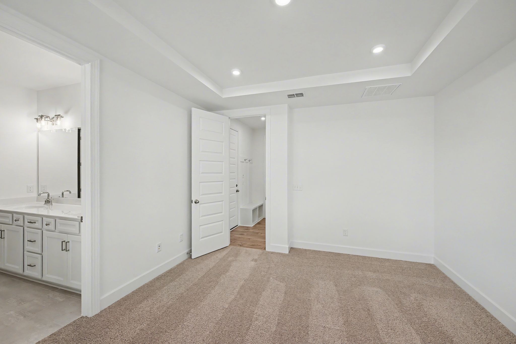 1212 Wallace Way Property Photo 16