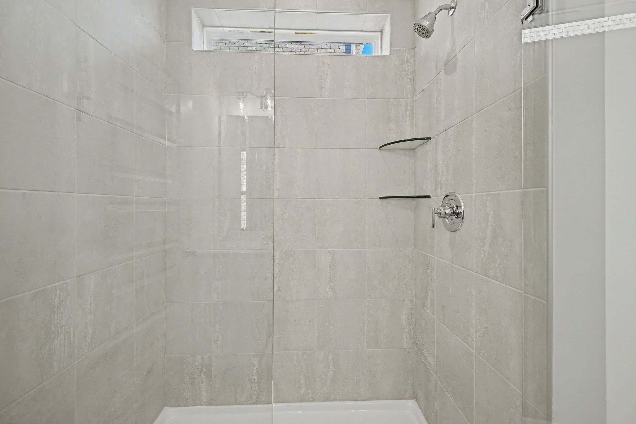1212 Wallace Way Property Photo 18