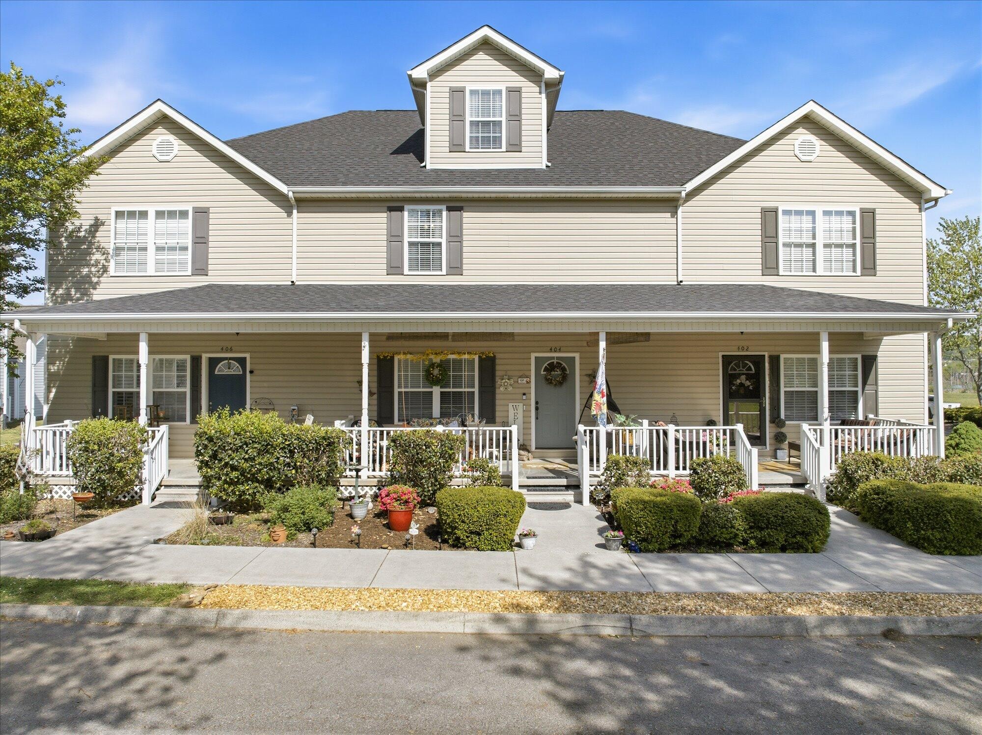 404 Ashbury Circle Property Photo 1