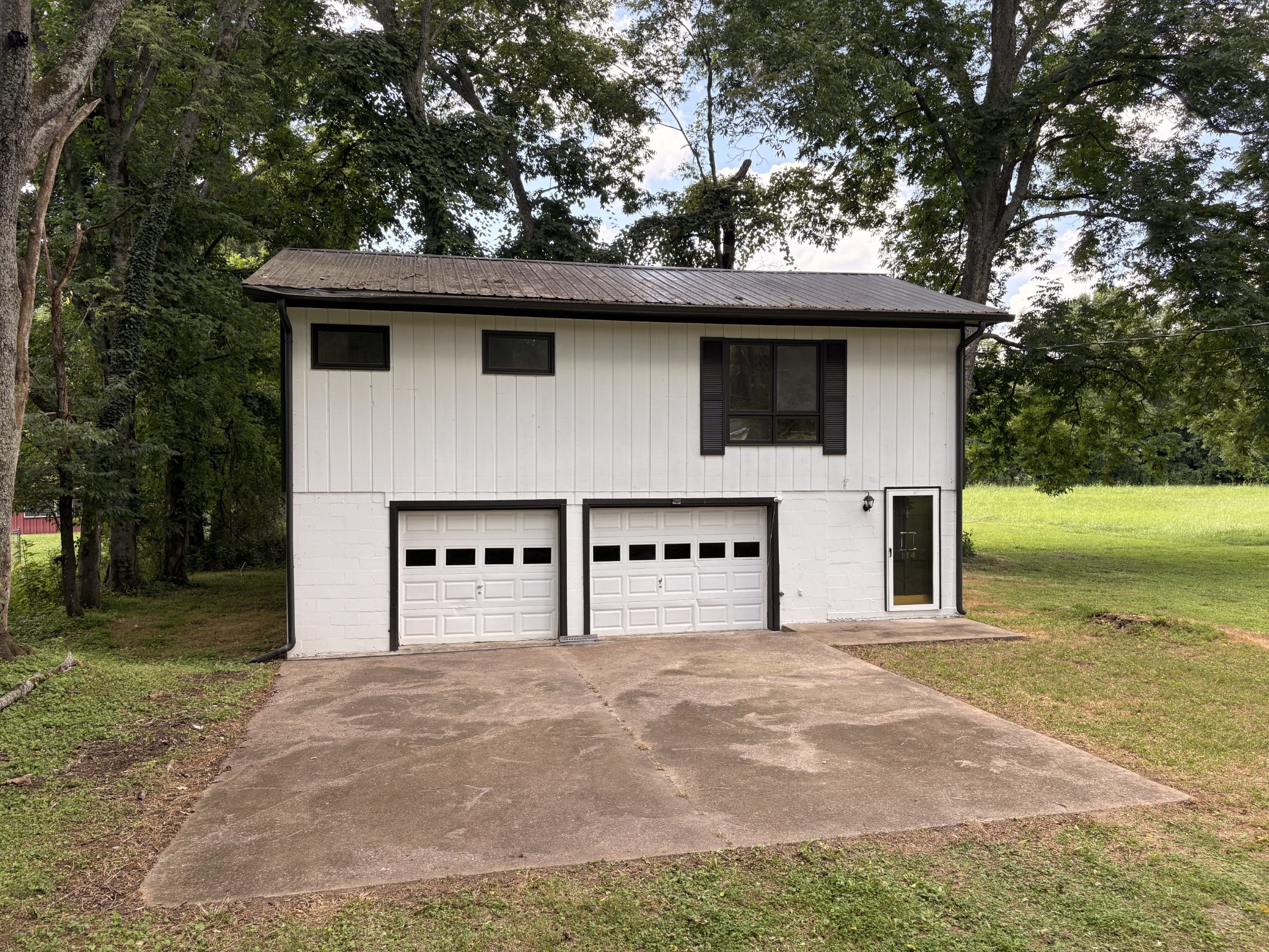 114 Tollgate Rd Property Photo 1
