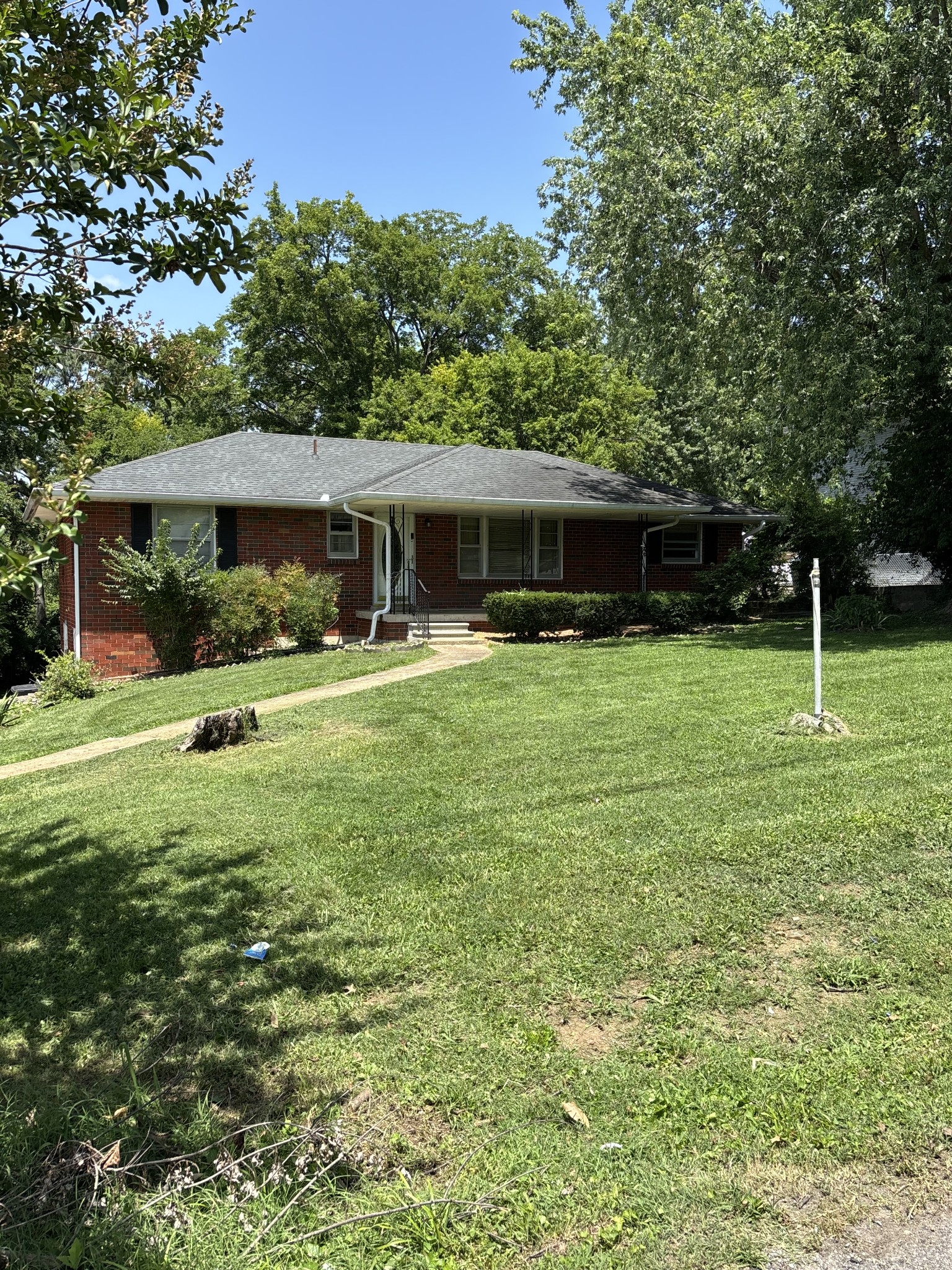 131 Robinhood Cir