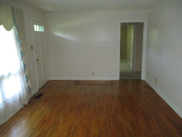 218 Glenn Ave Property Photo 3