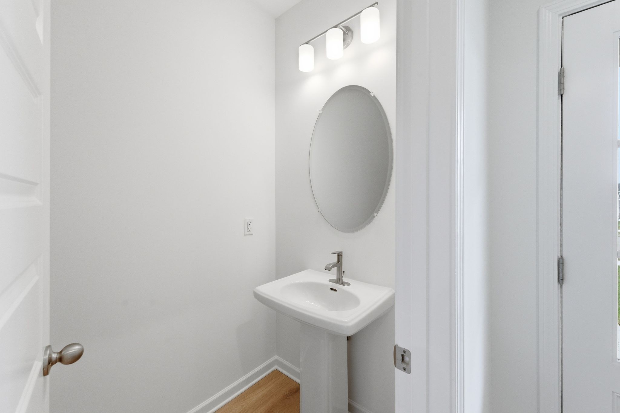 1231 Wallace Way Property Photo 4